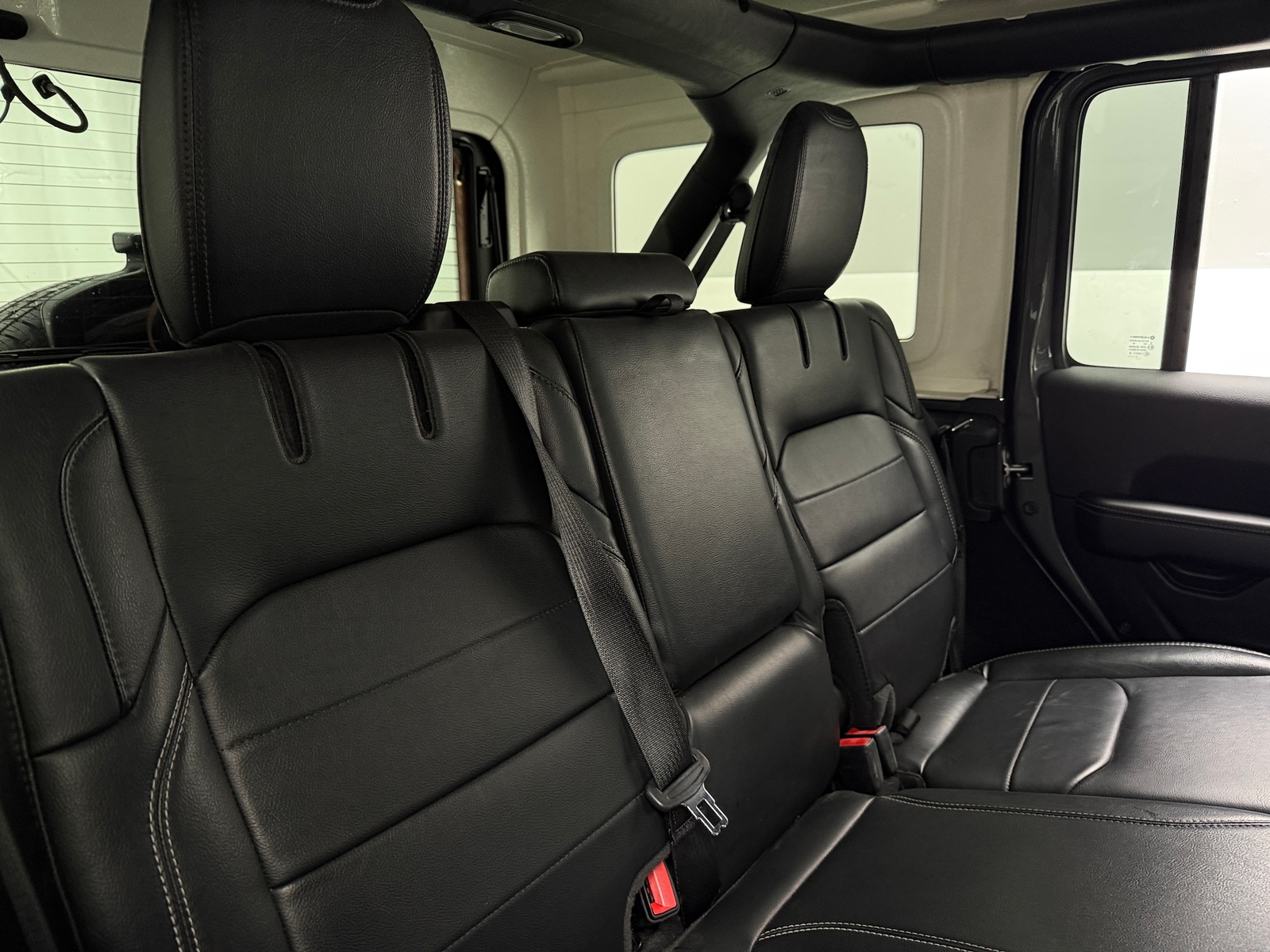 Thumbnail: 2022 Jeep Wrangler - 5