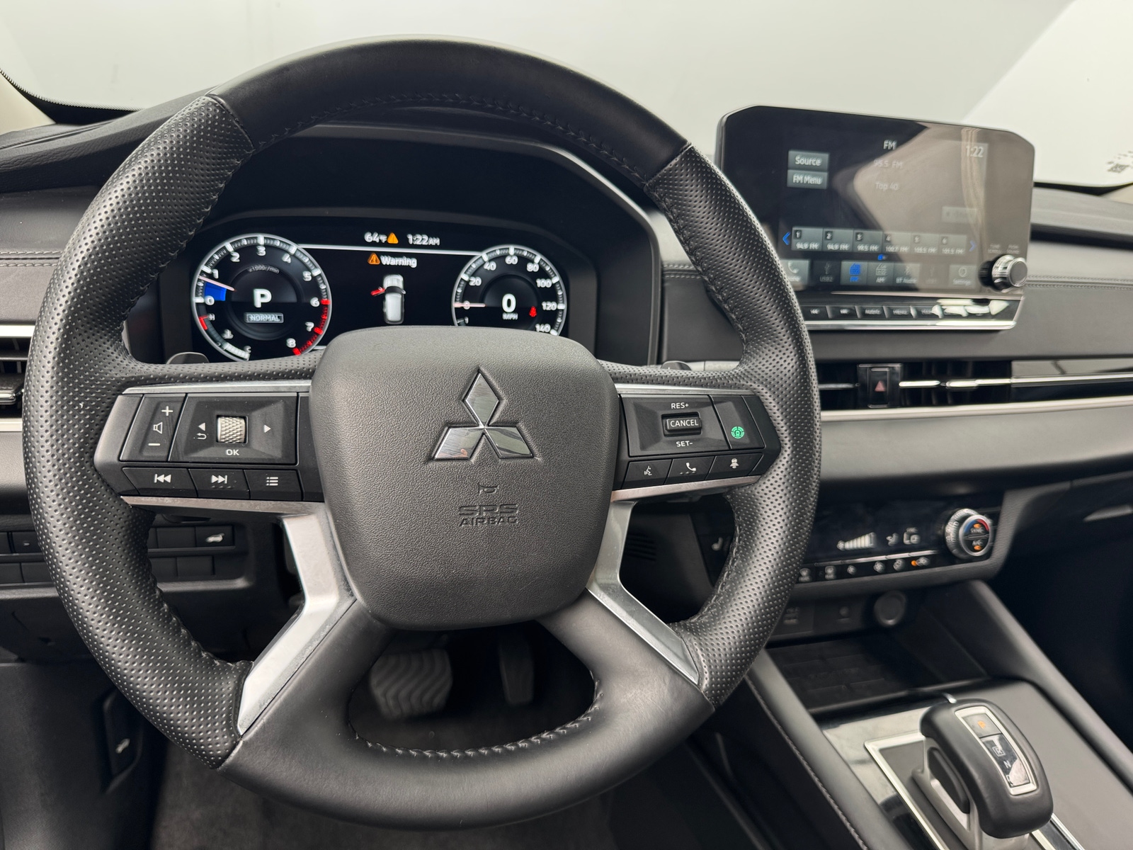 Thumbnail: 2024 Mitsubishi Outlander - 4