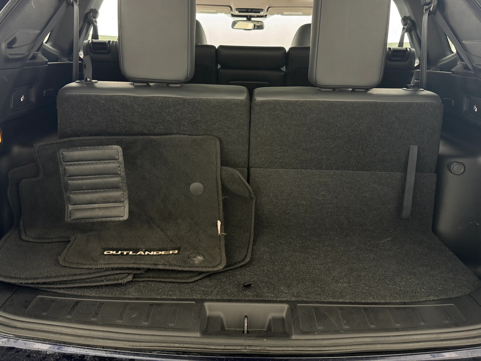 Thumbnail: 2024 Mitsubishi Outlander - 6