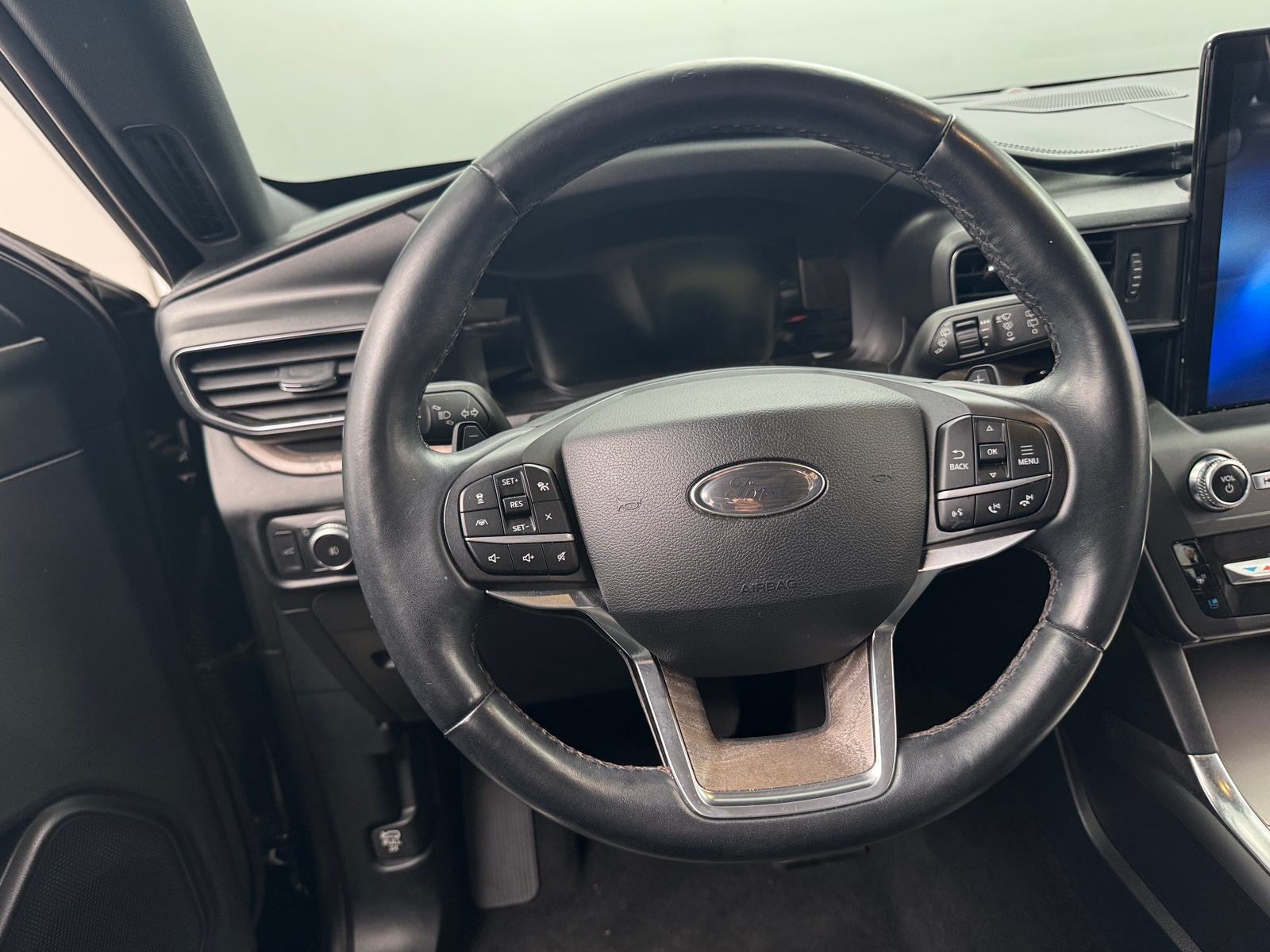 Thumbnail: 2020 Ford Explorer - 4