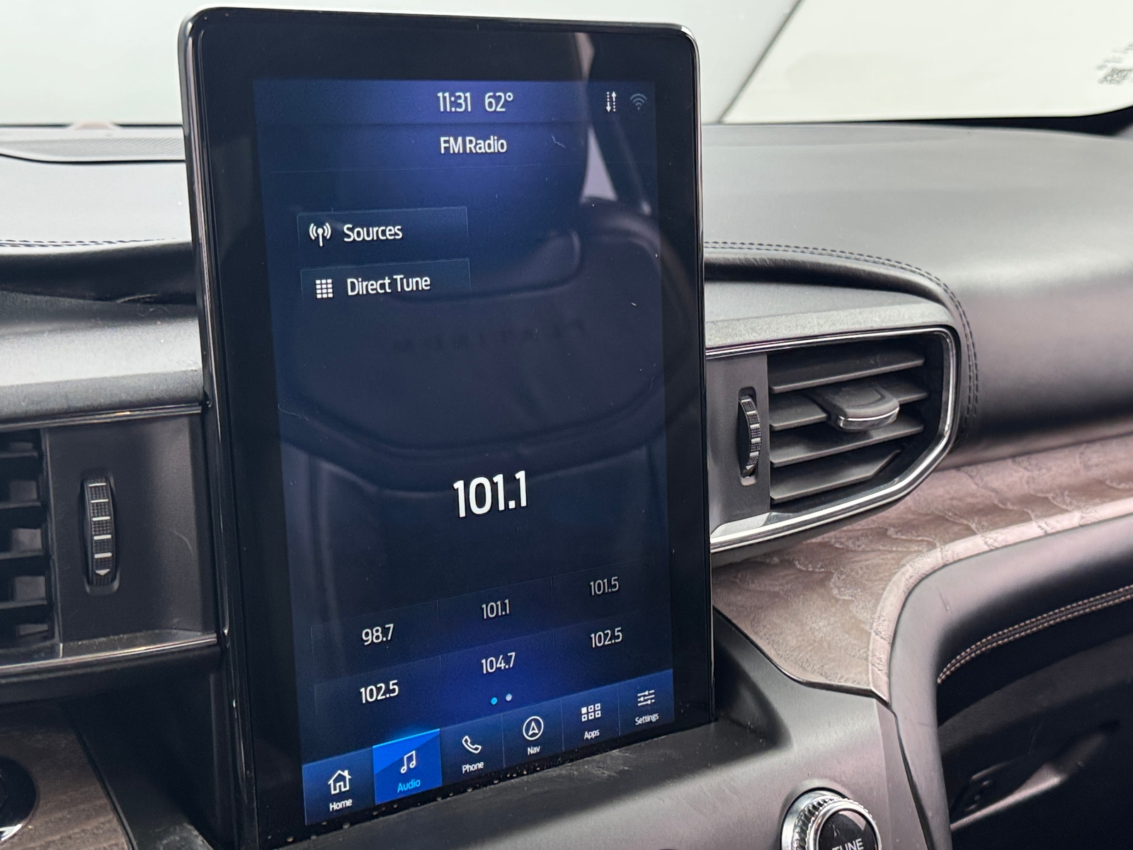 Thumbnail: 2020 Ford Explorer - 3