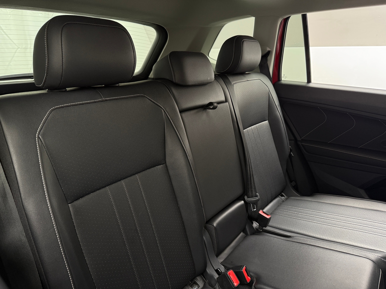 Thumbnail: 2022 Volkswagen Tiguan - 6