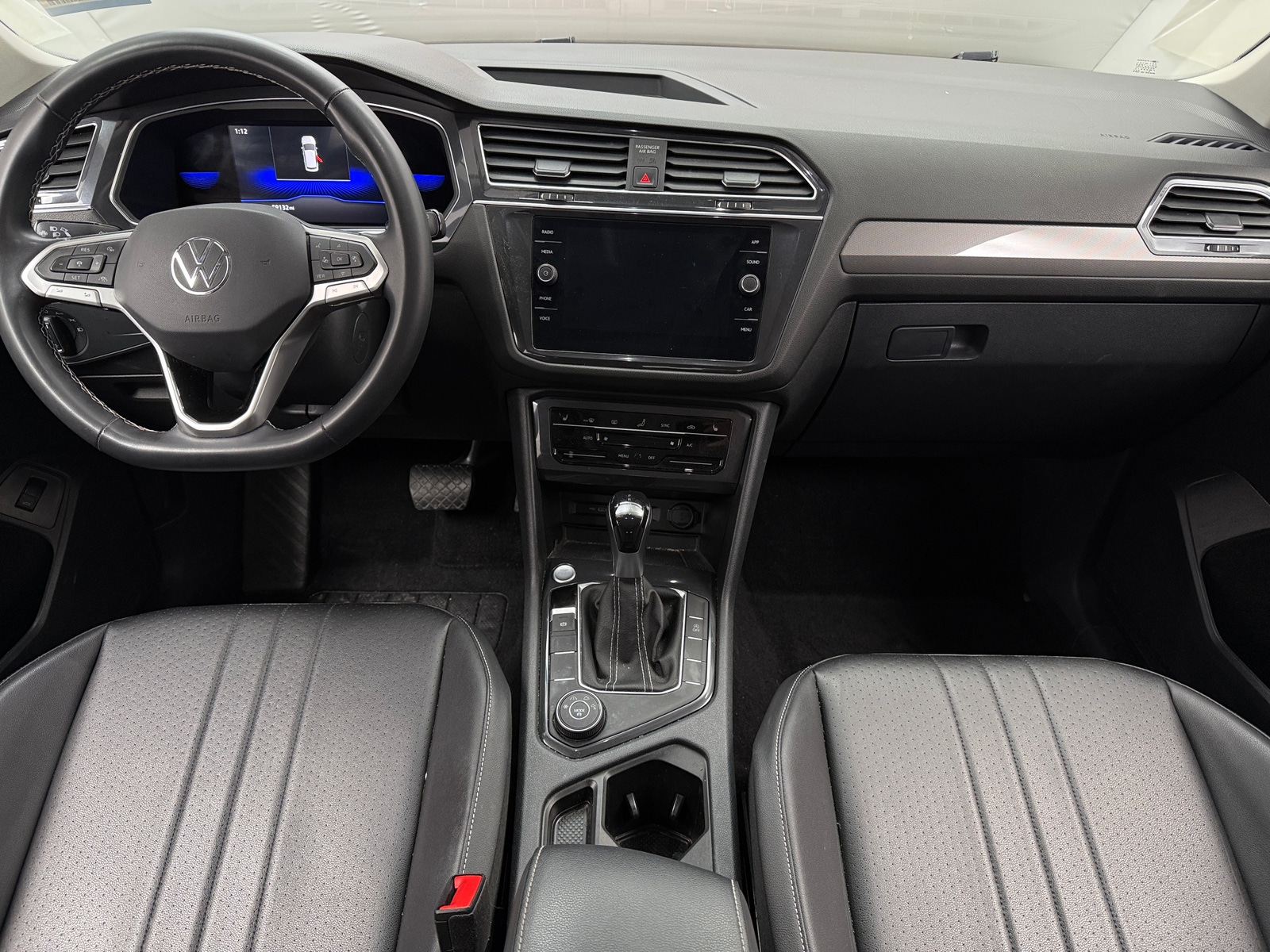 Thumbnail: 2022 Volkswagen Tiguan - 3