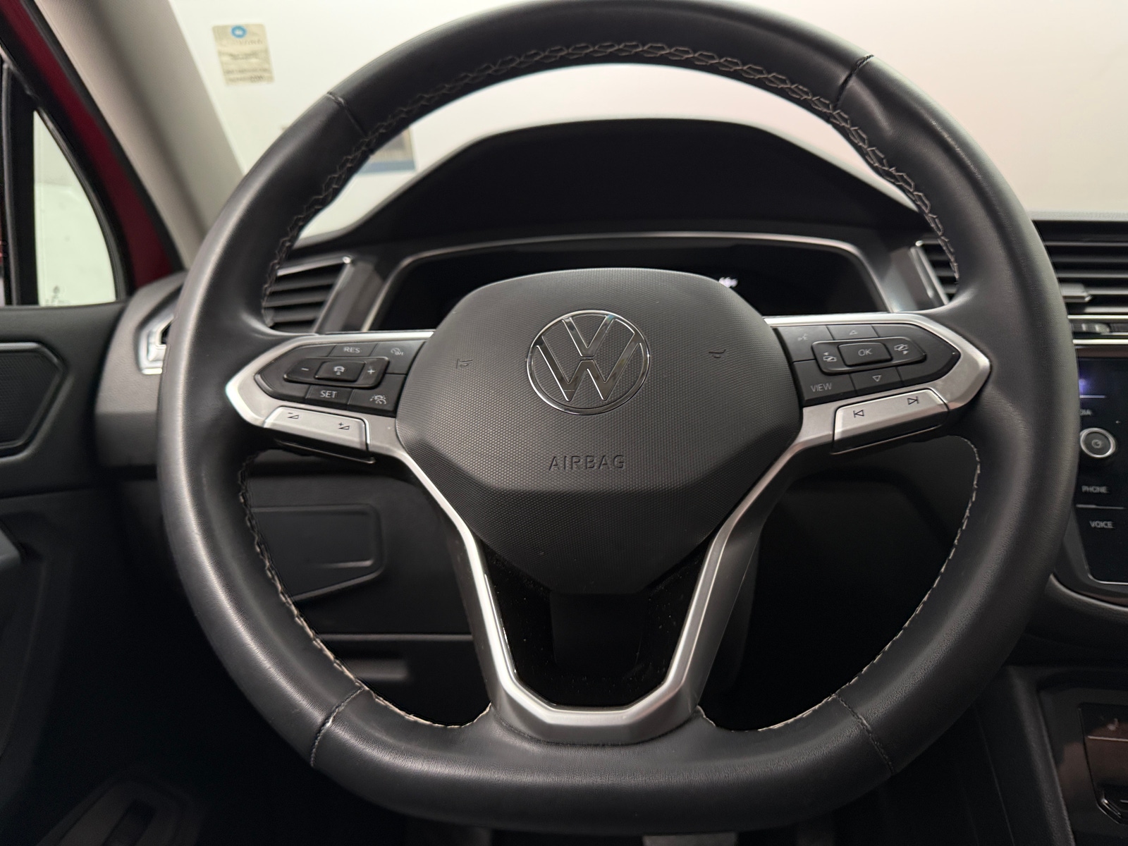 Thumbnail: 2022 Volkswagen Tiguan - 5