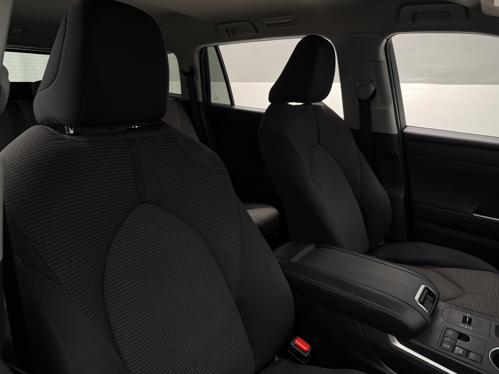 Thumbnail: 2023 Toyota Highlander - 2