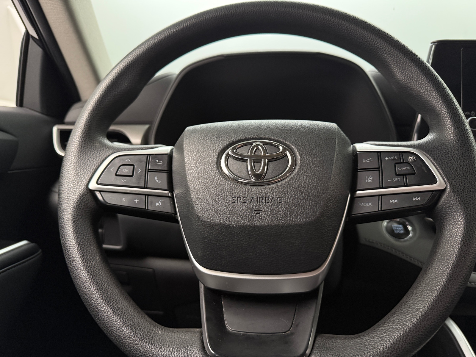 Thumbnail: 2023 Toyota Highlander - 5