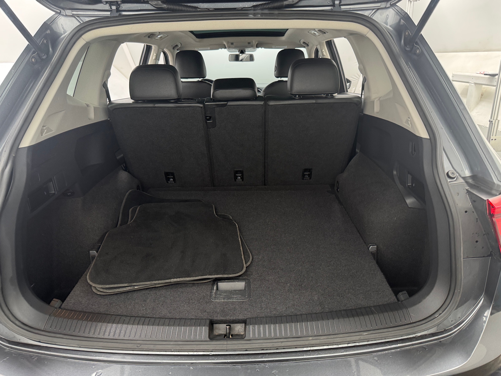 Thumbnail: 2019 Volkswagen Tiguan - 6