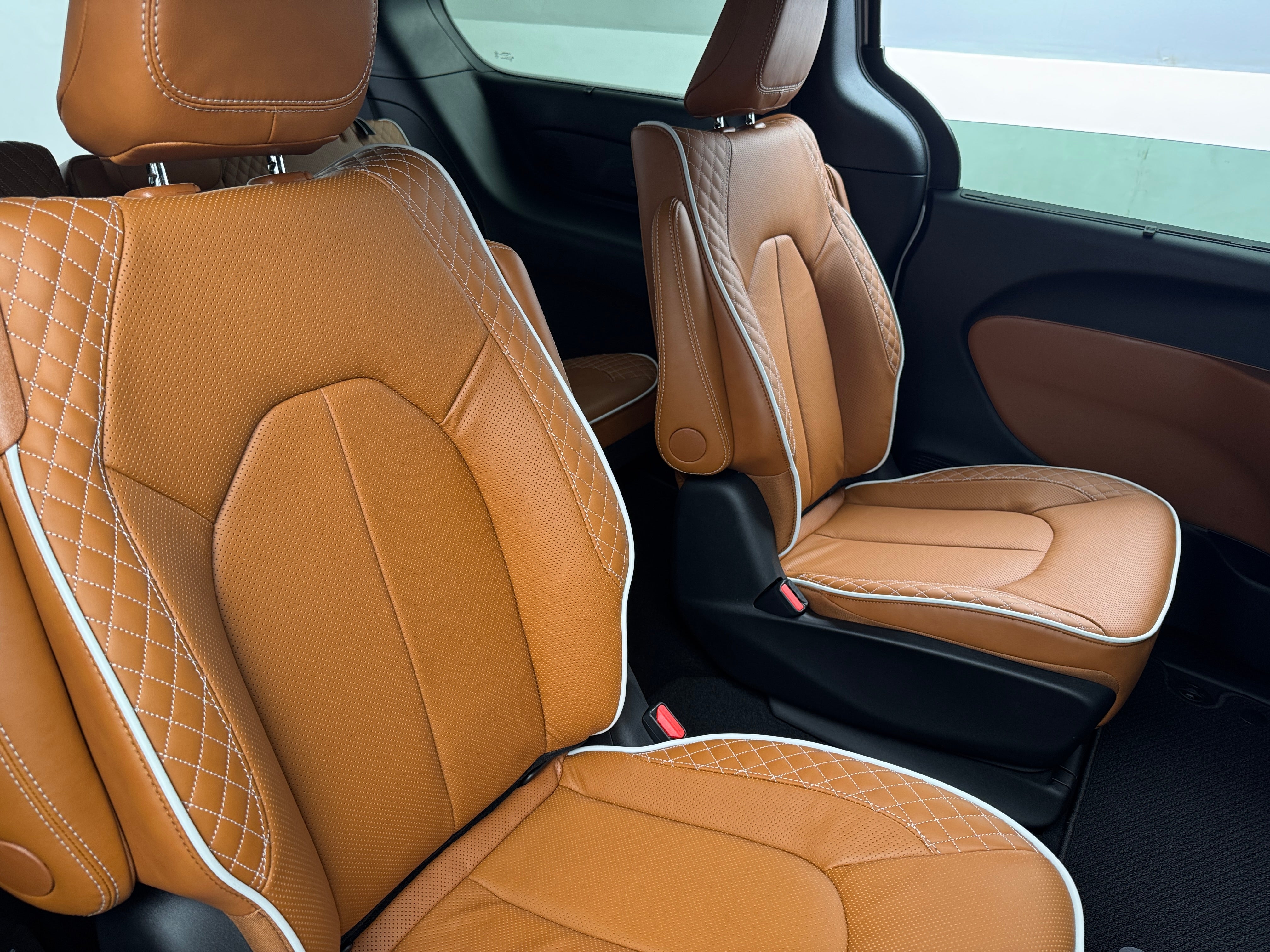 2026 Chrysler Pacifica Pinnacle - Photo 5