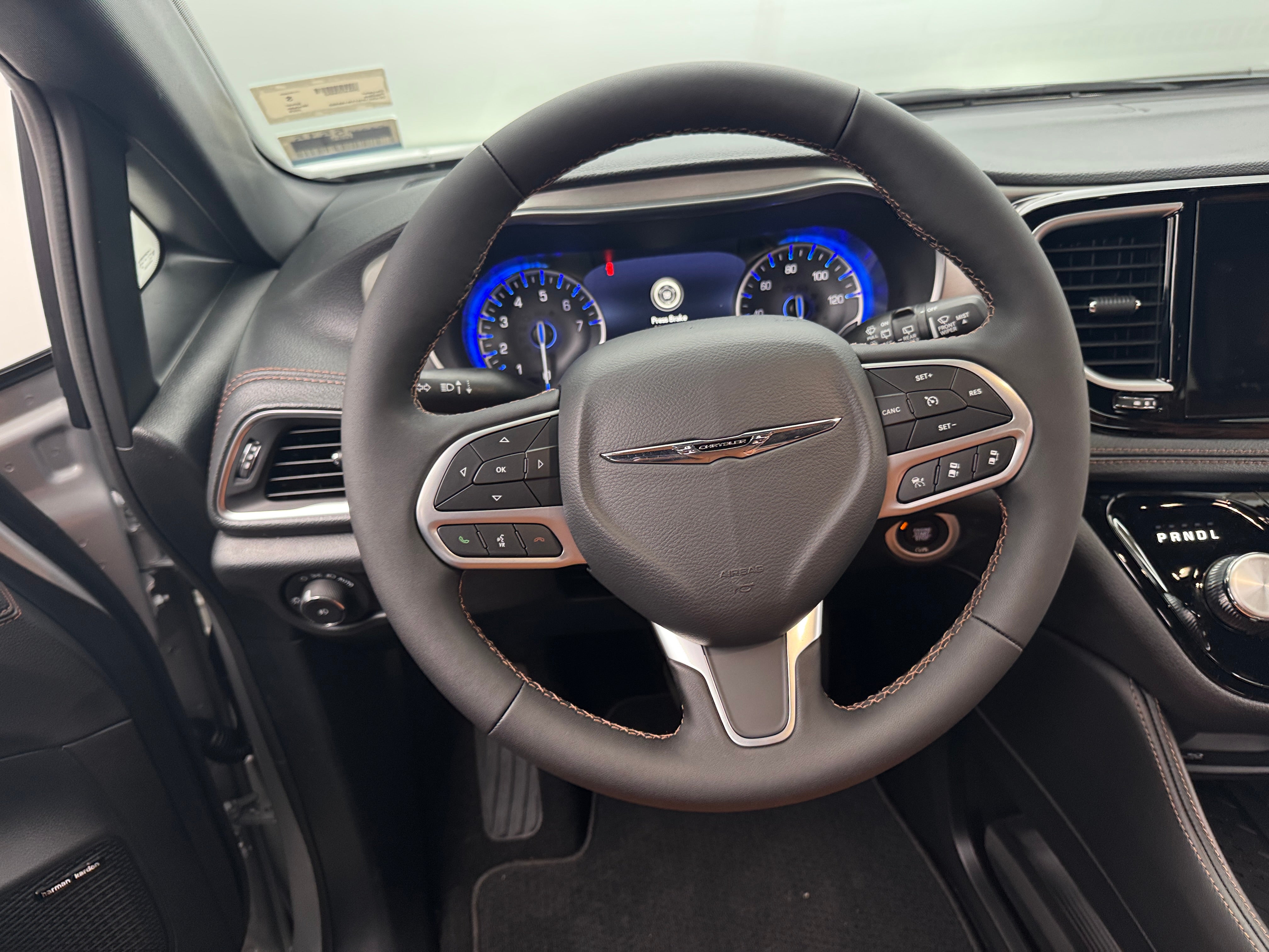 2026 Chrysler Pacifica Pinnacle - Photo 8
