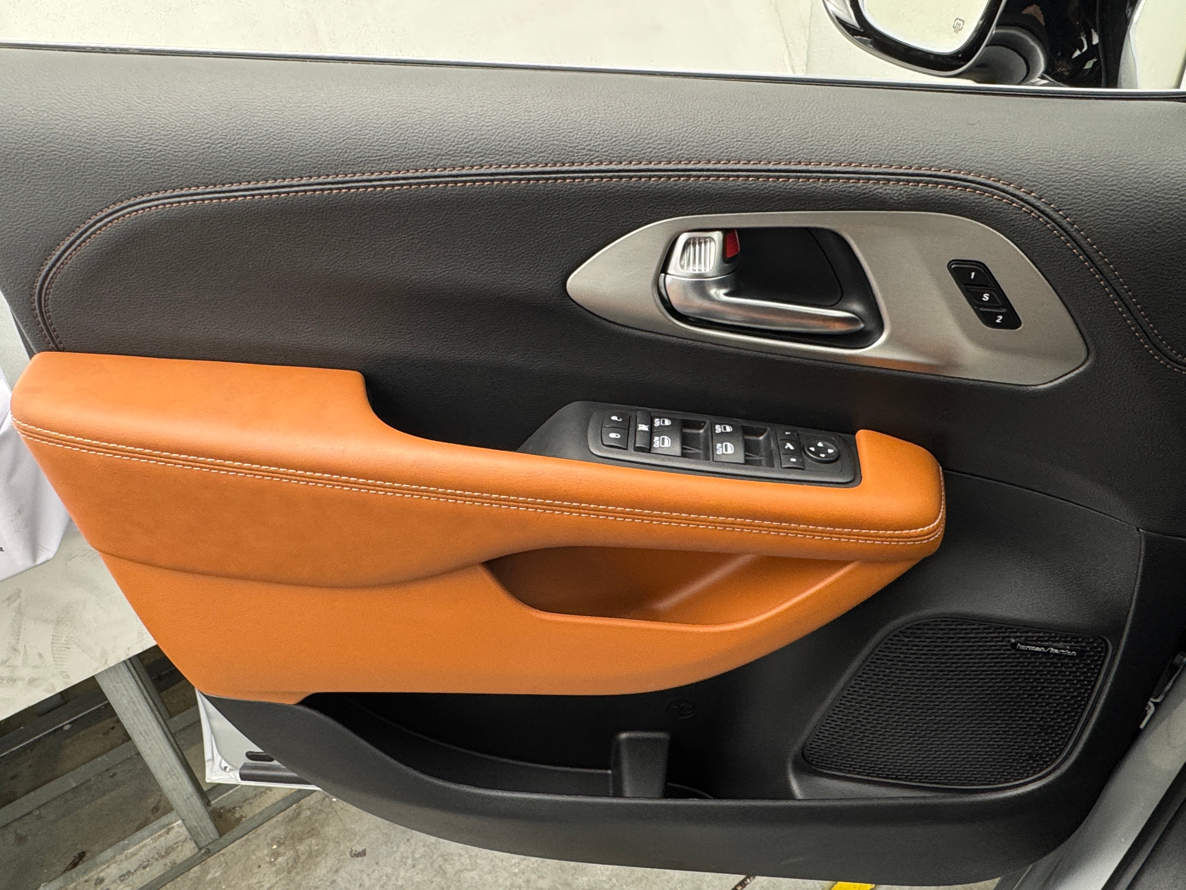 2026 Chrysler Pacifica Pinnacle - Photo 3