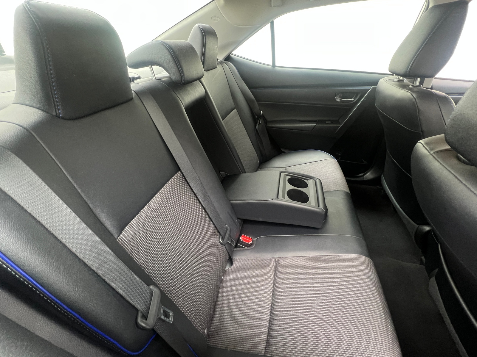 Thumbnail: 2017 Toyota Corolla - 6