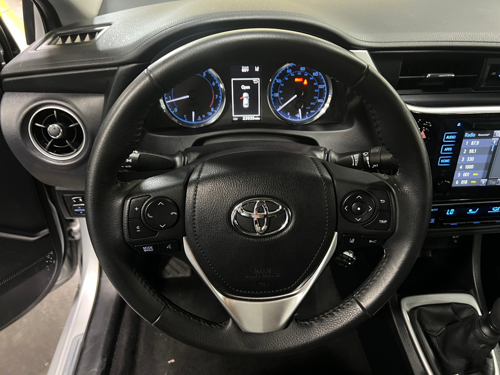 Thumbnail: 2017 Toyota Corolla - 5