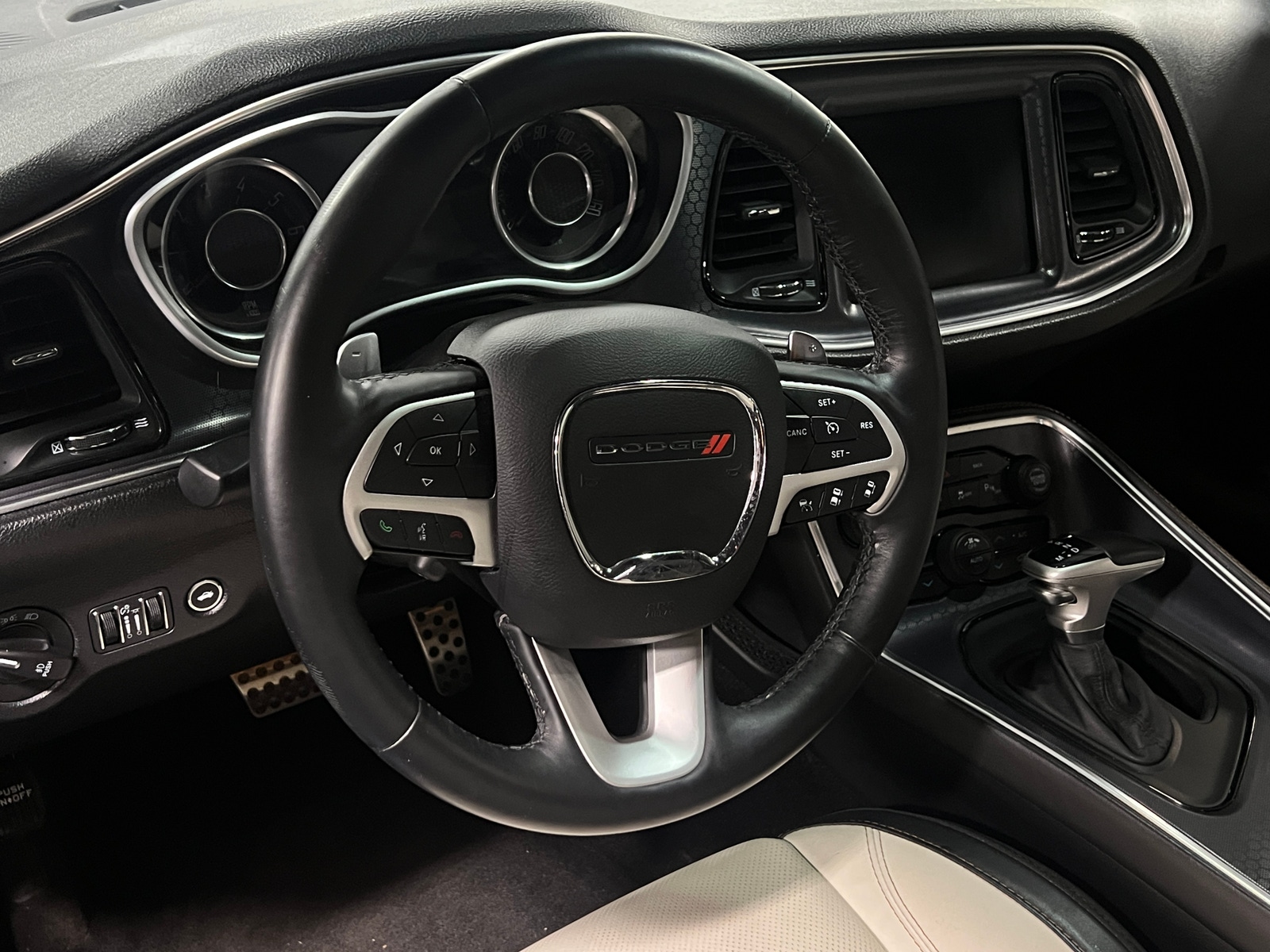 Thumbnail: 2015 Dodge Challenger - 3