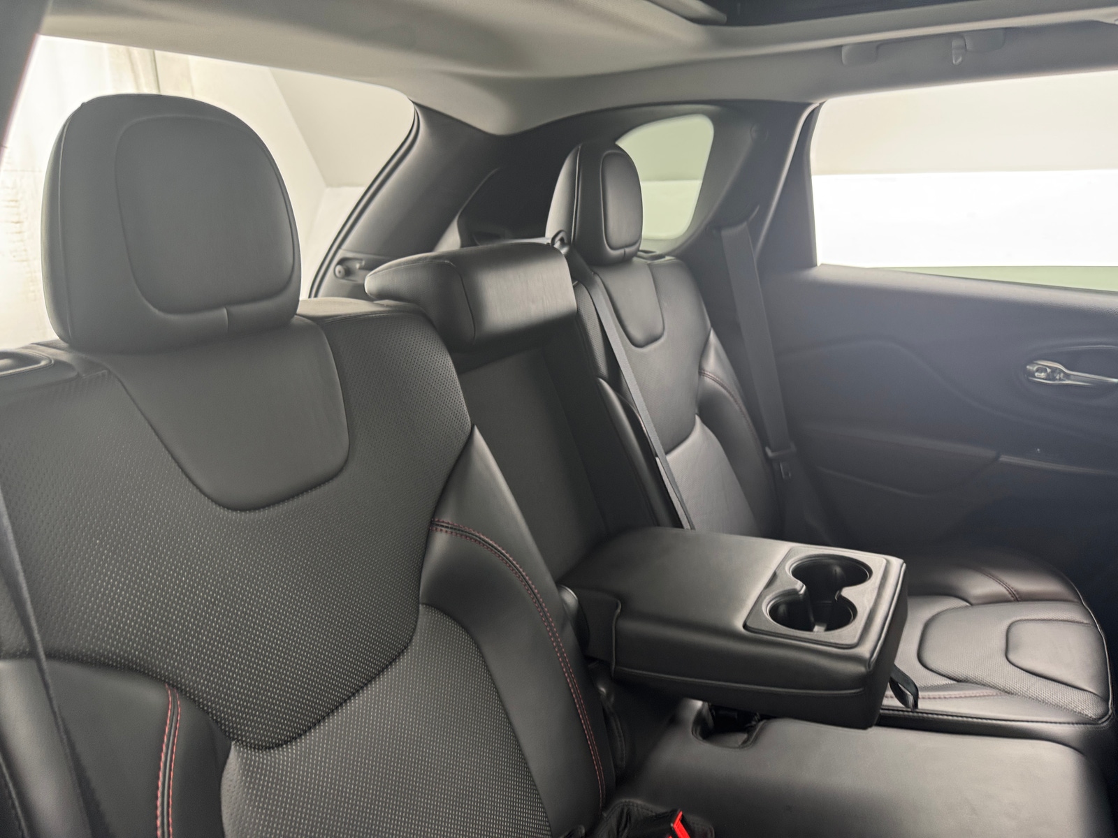 Thumbnail: 2019 Jeep Cherokee - 5