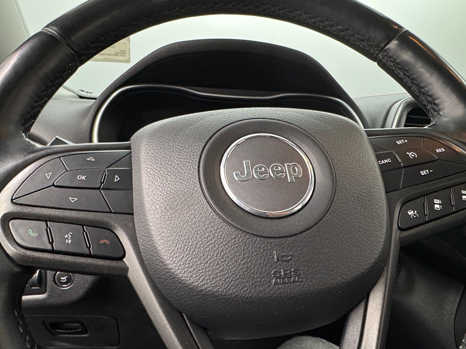 Thumbnail: 2019 Jeep Cherokee - 4