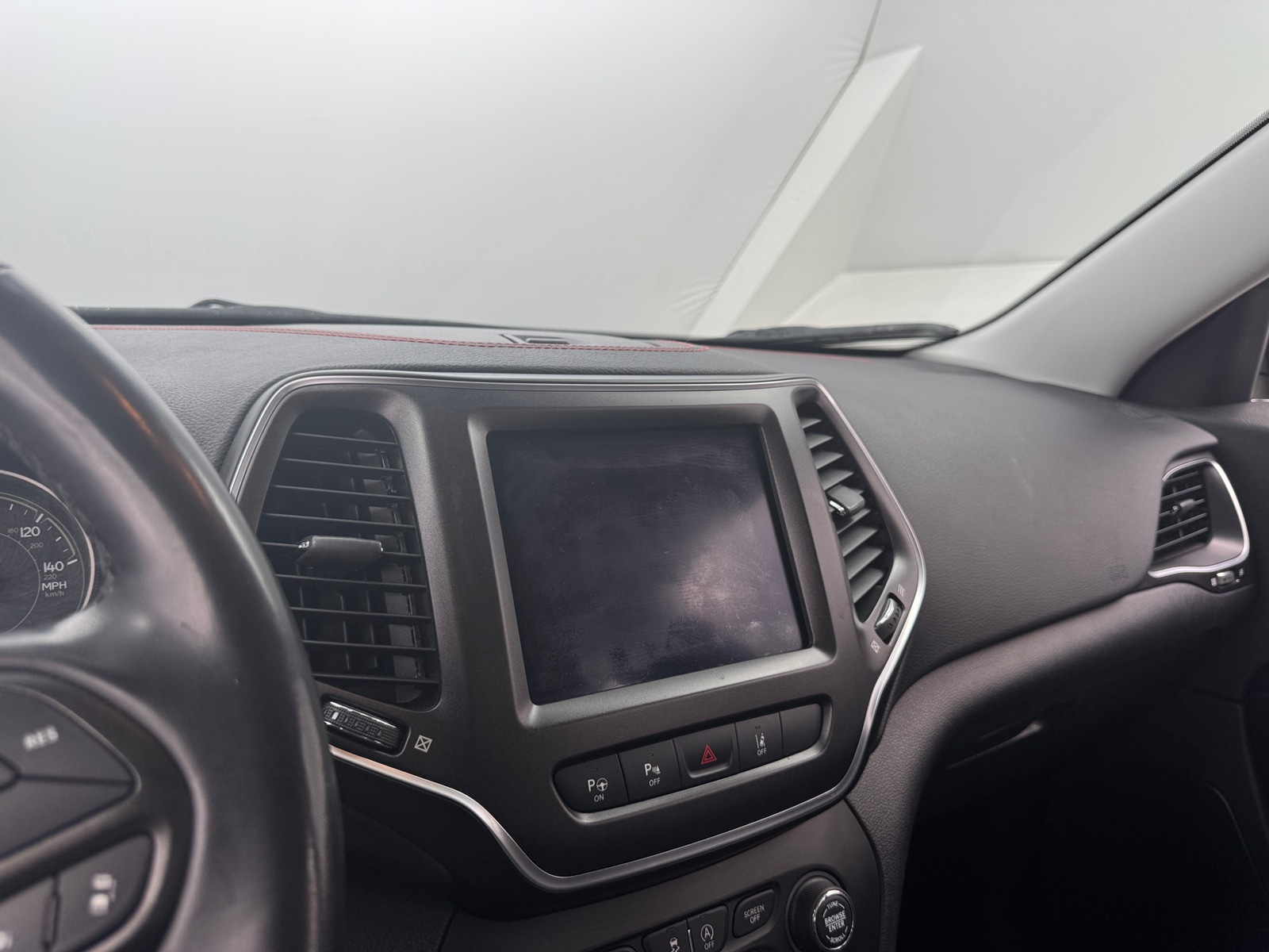 Thumbnail: 2019 Jeep Cherokee - 3