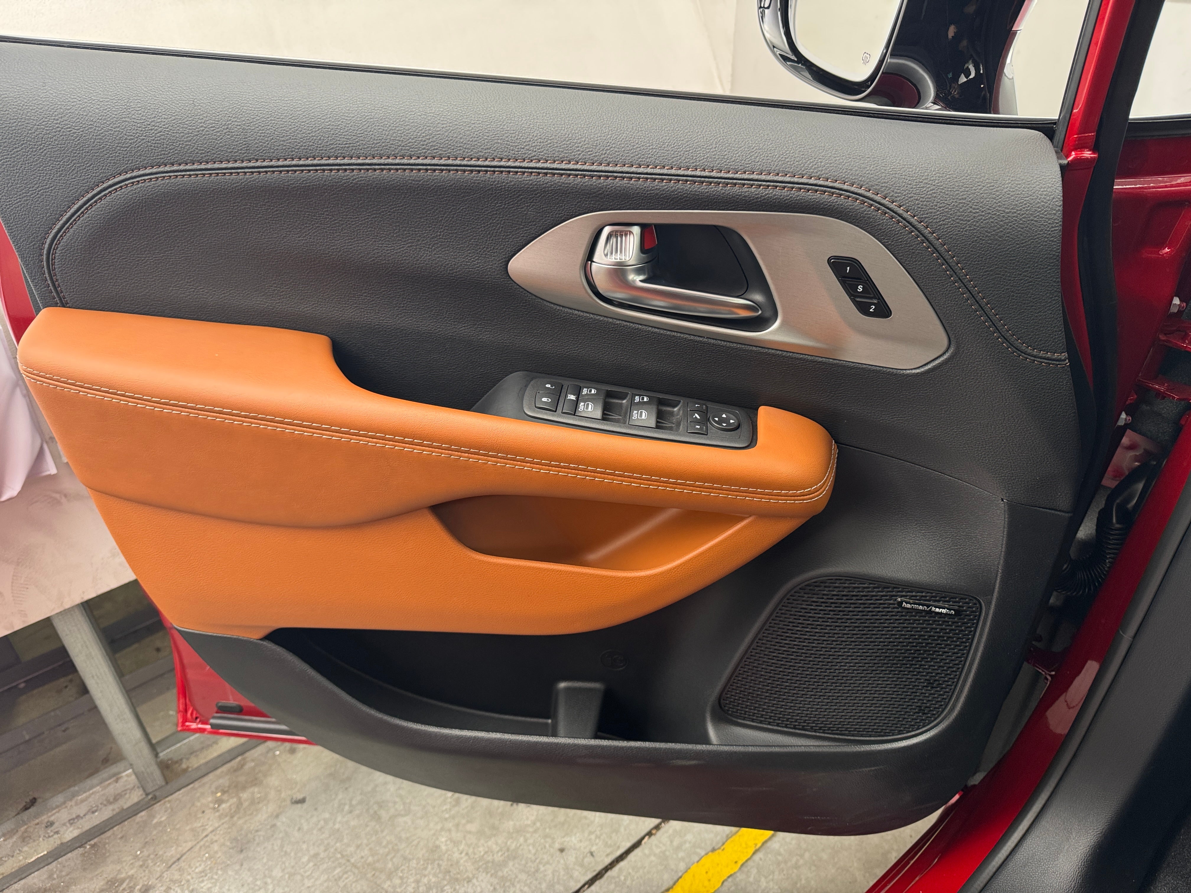 2026 Chrysler Pacifica Pinnacle's photo