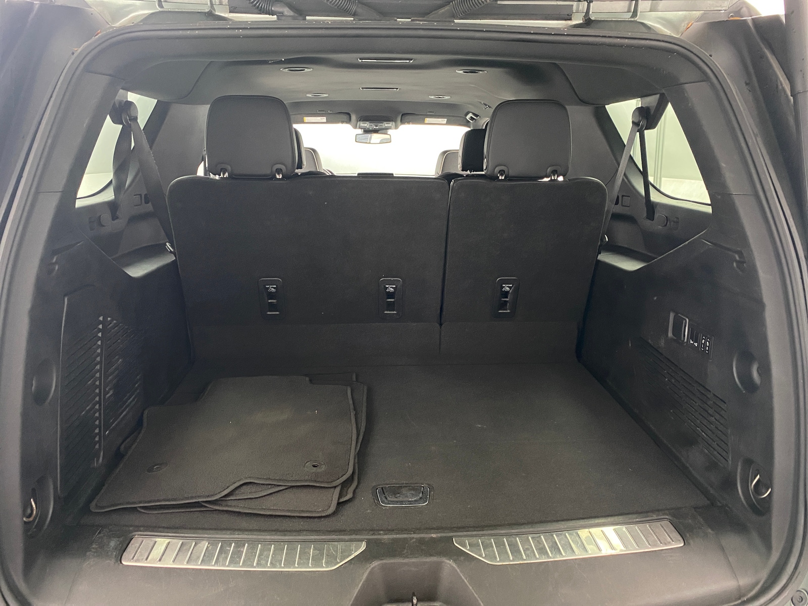 Thumbnail: 2023 Chevrolet Suburban - 6