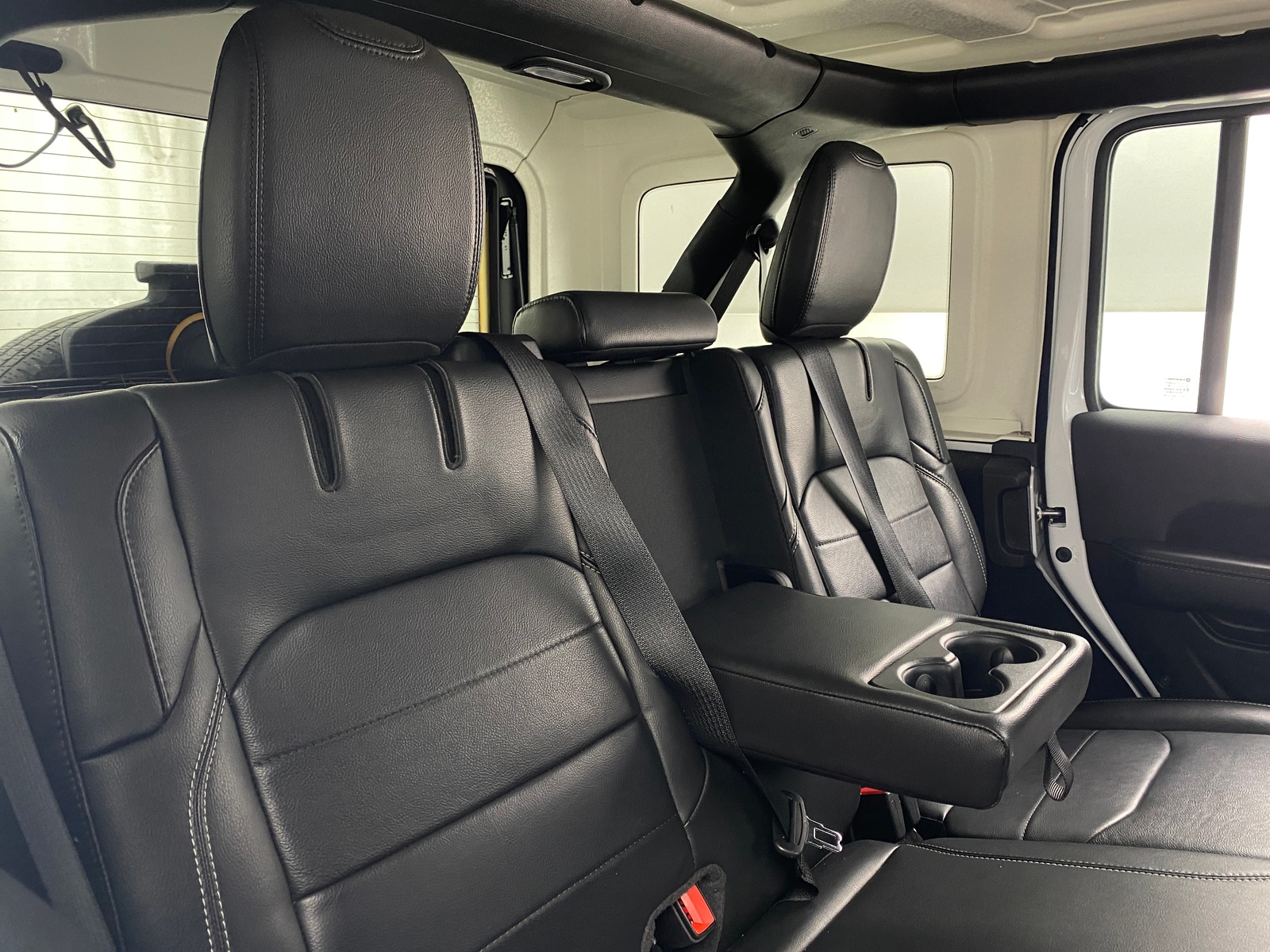 Thumbnail: 2022 Jeep Wrangler - 5