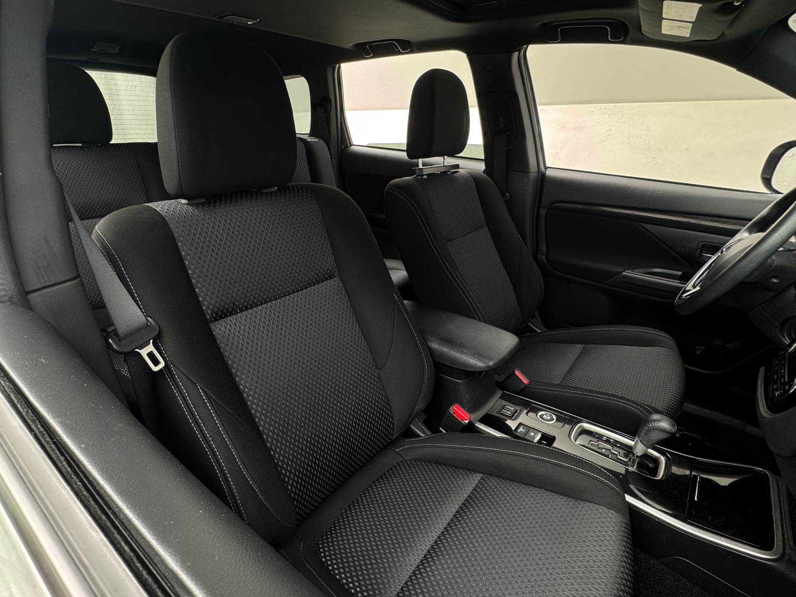 Thumbnail: 2018 Mitsubishi Outlander - 2