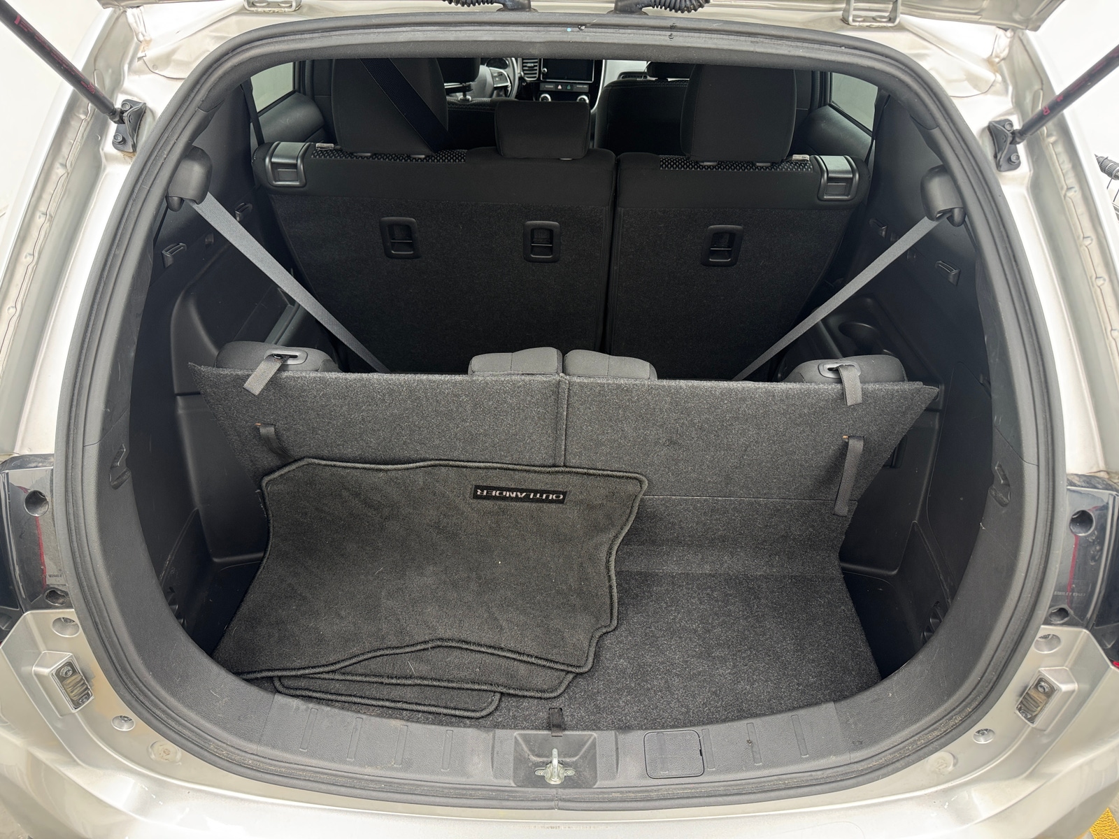 Thumbnail: 2018 Mitsubishi Outlander - 7