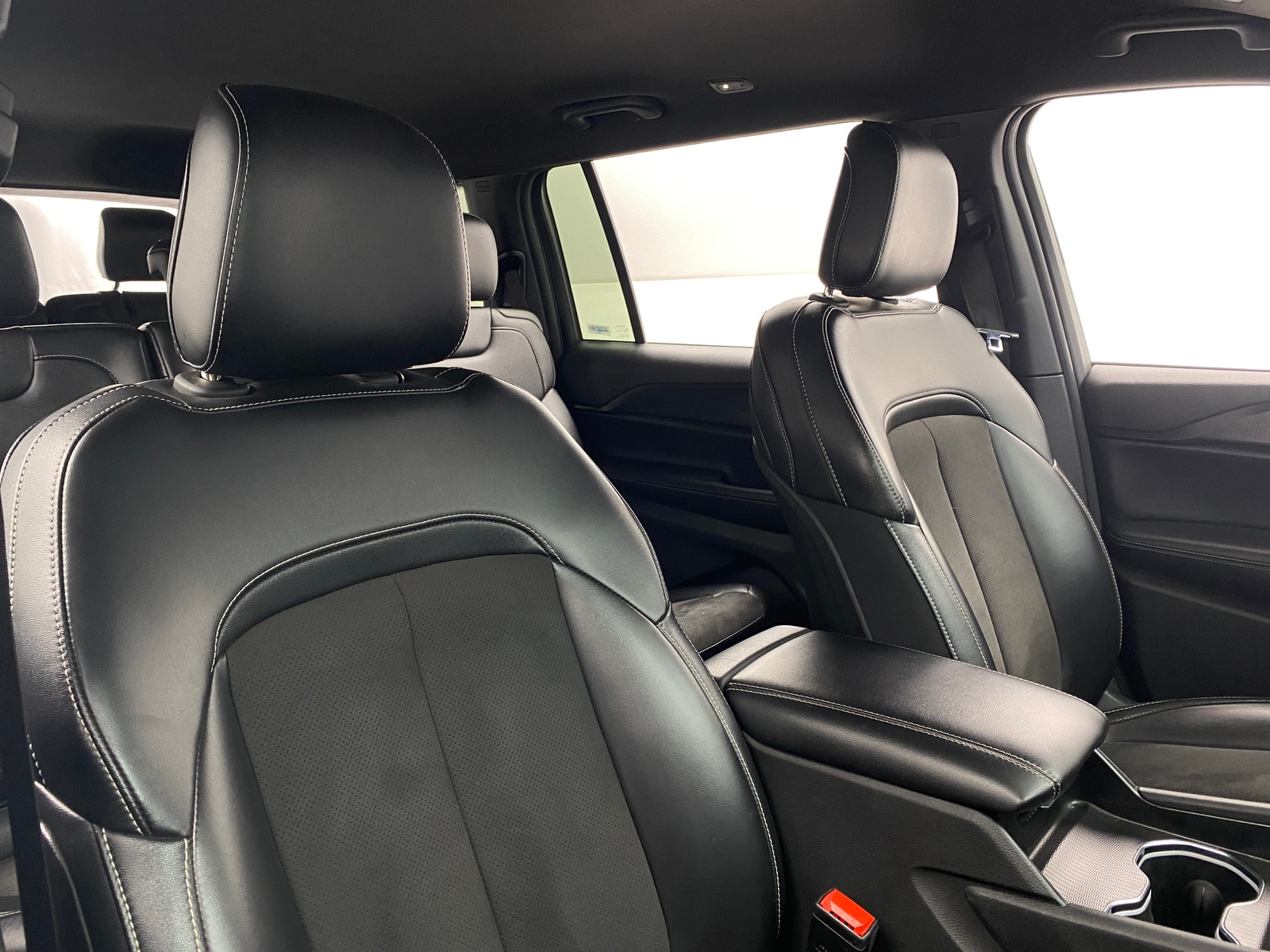 Thumbnail: 2024 Jeep Grand Cherokee L - 2