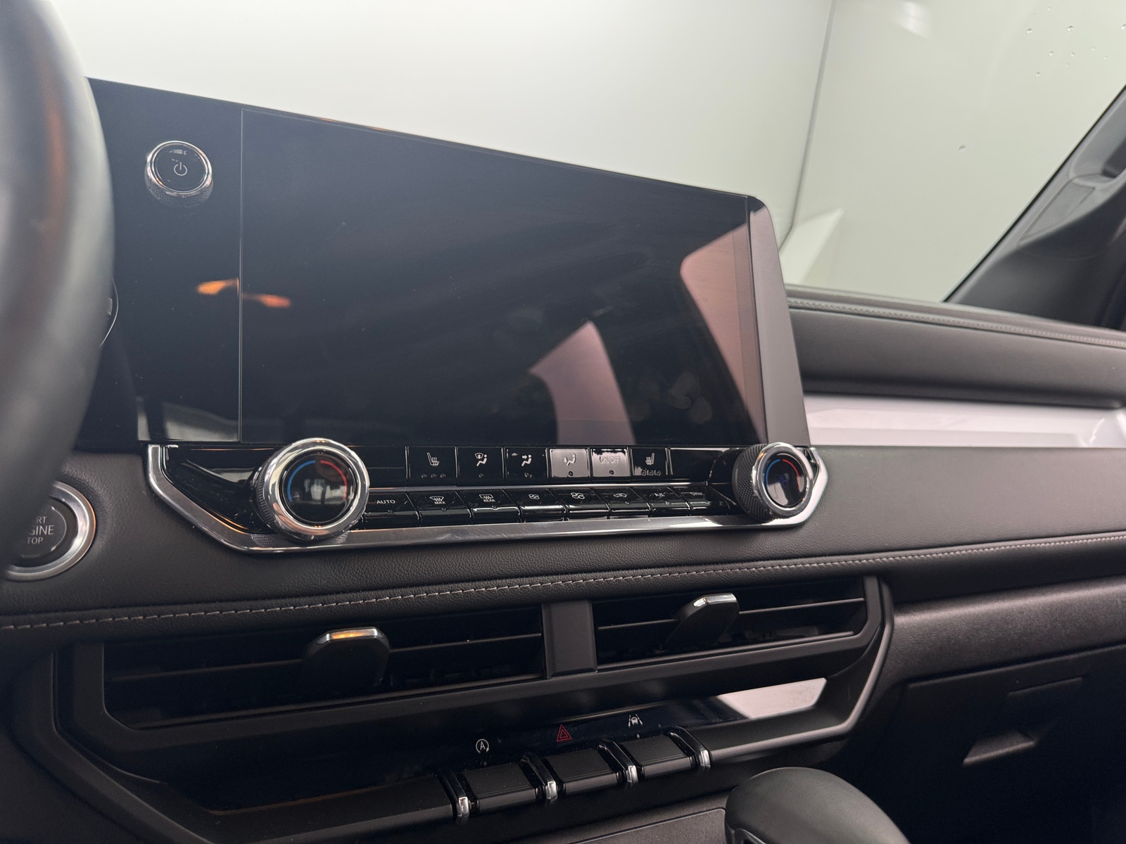 Thumbnail: 2024 Chevrolet Colorado - 4