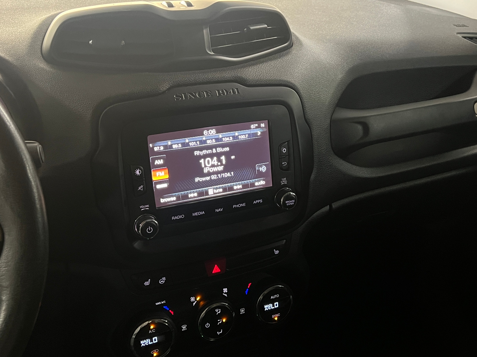 Thumbnail: 2017 Jeep Renegade - 4