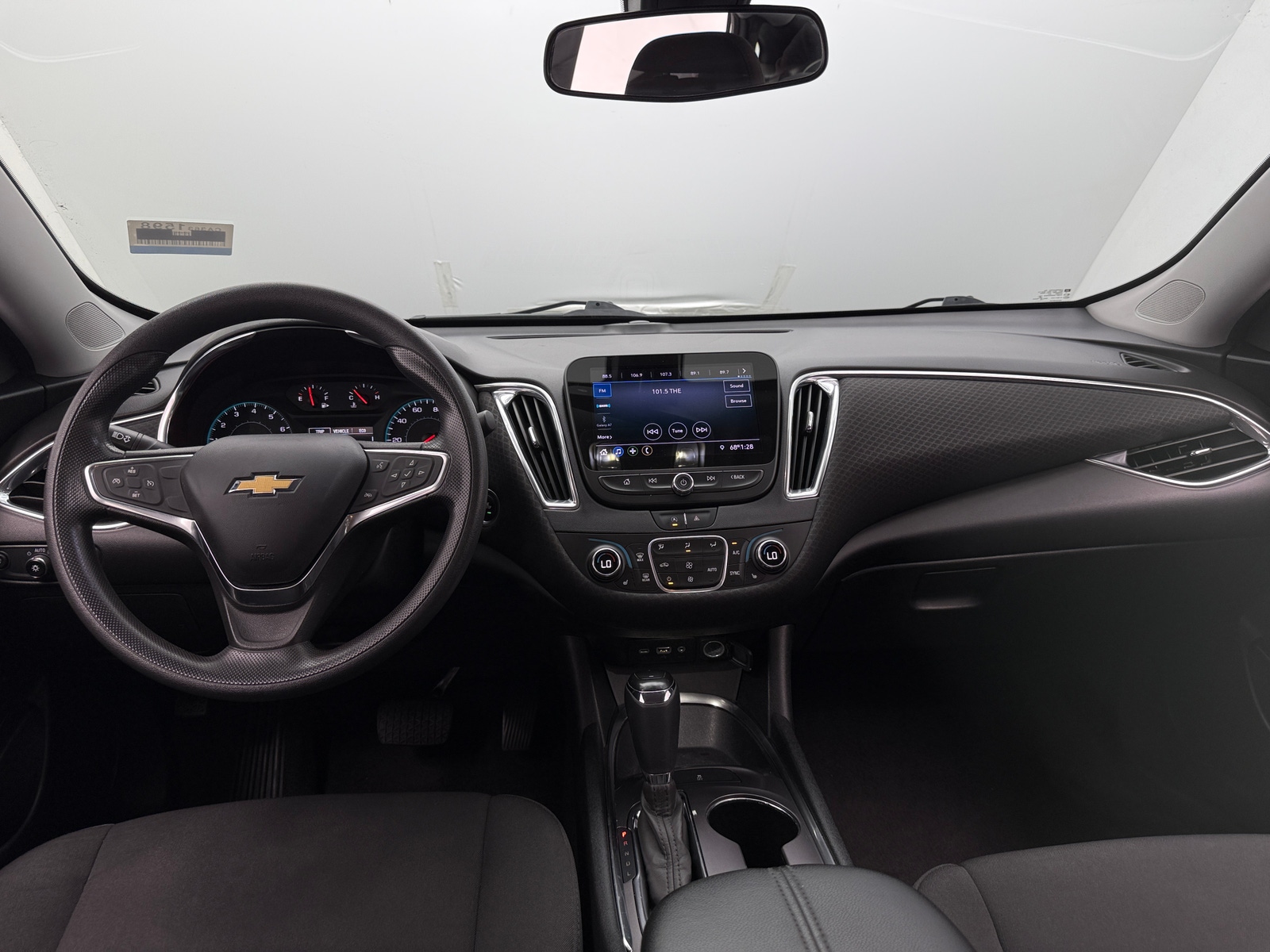 Thumbnail: 2020 Chevrolet Malibu - 3