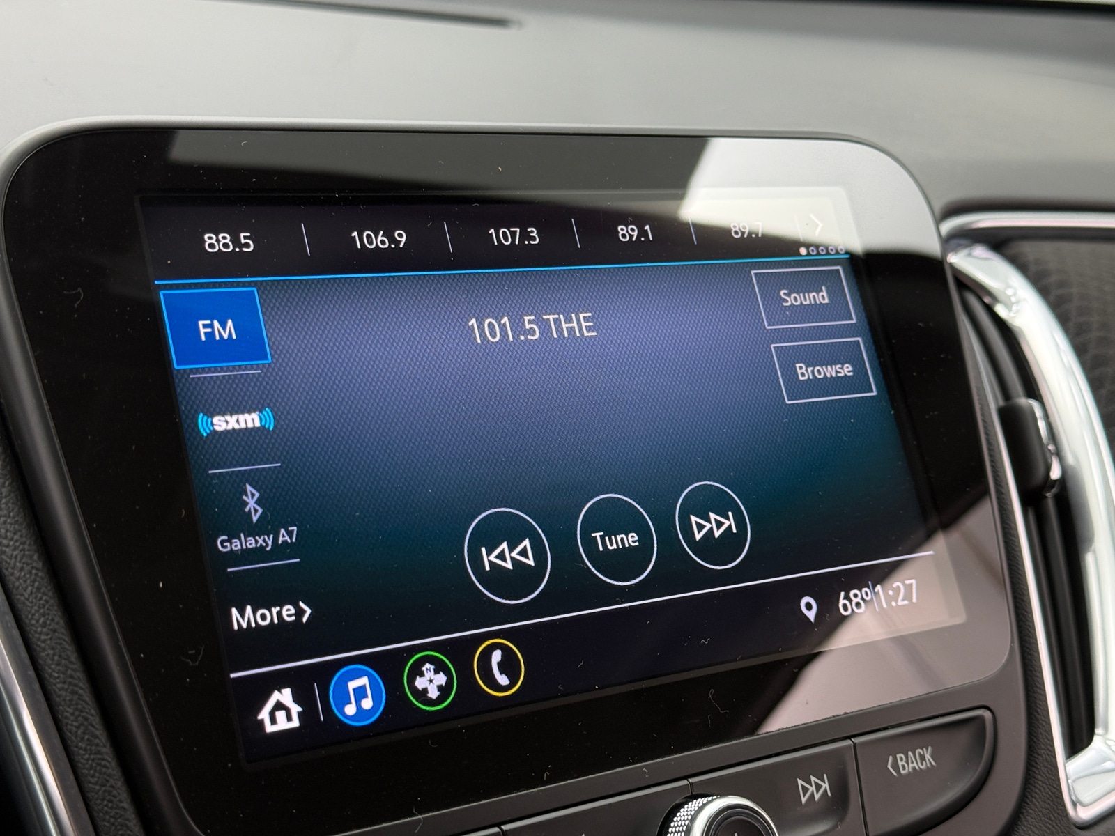 Thumbnail: 2020 Chevrolet Malibu - 4