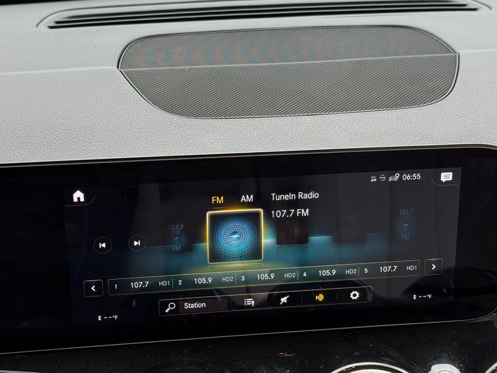 Thumbnail: 2022 Mercedes-Benz GLB - 4