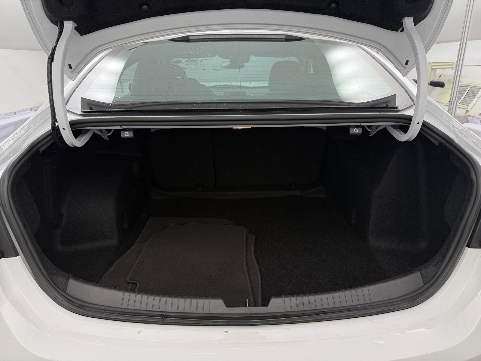 Thumbnail: 2024 Chevrolet Malibu - 7