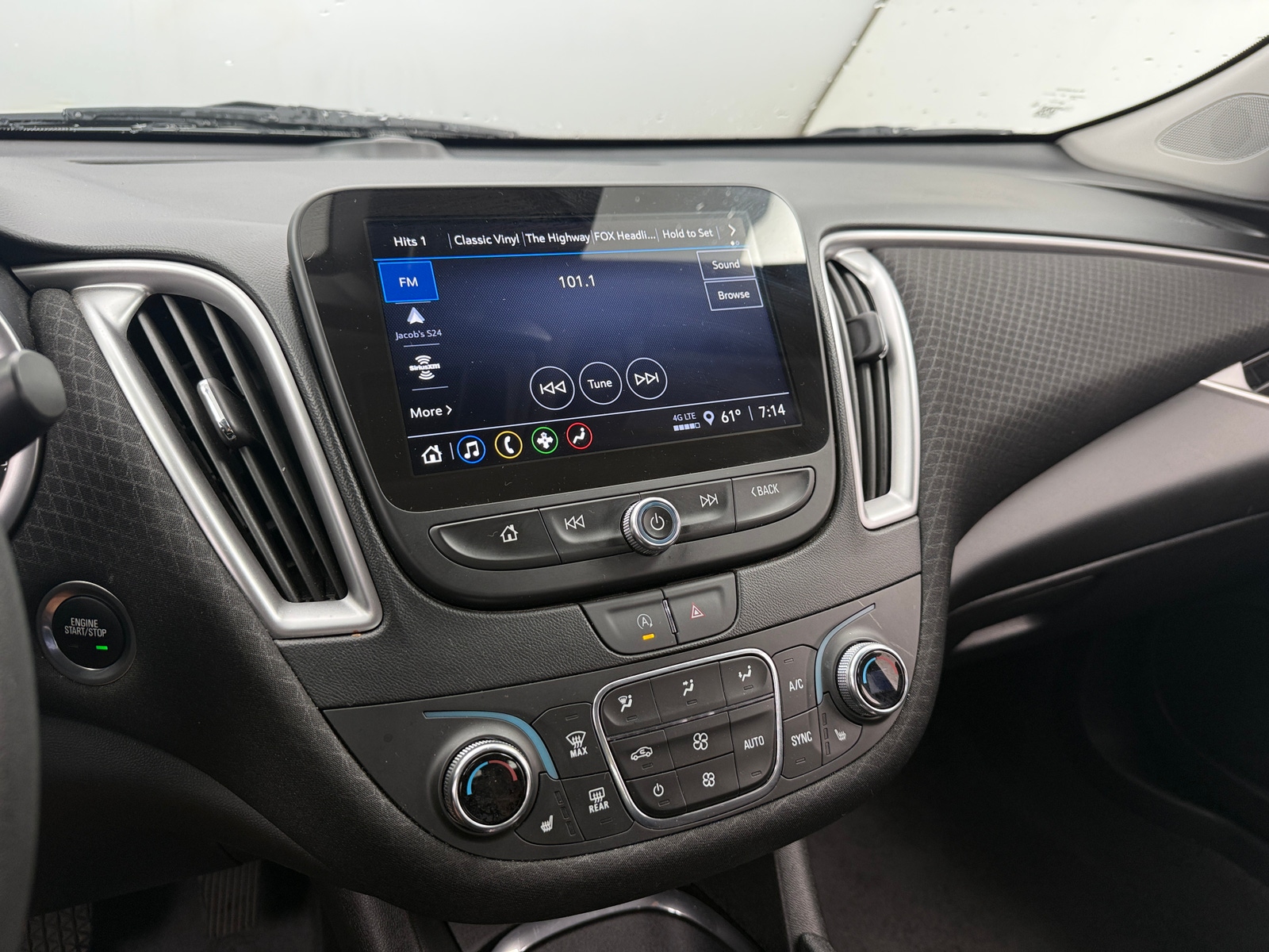 Thumbnail: 2024 Chevrolet Malibu - 4