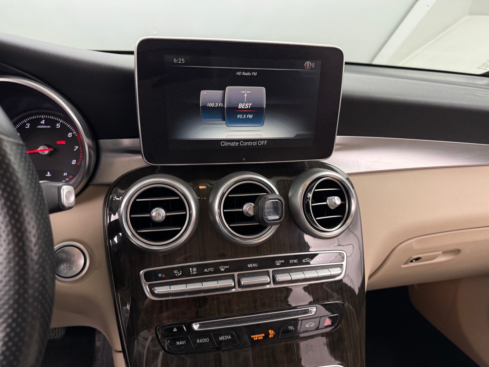 Thumbnail: 2018 Mercedes-Benz GLC - 3