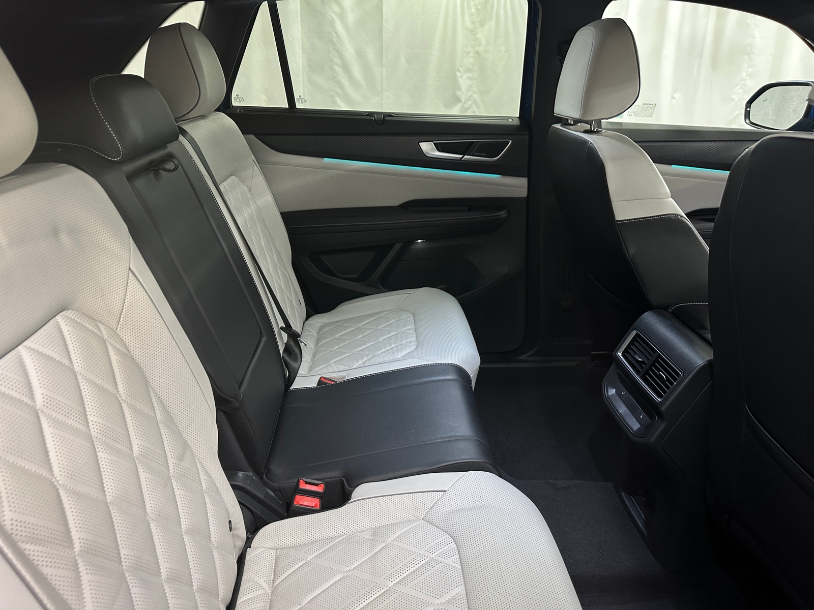 Thumbnail: 2024 Volkswagen Atlas - 5