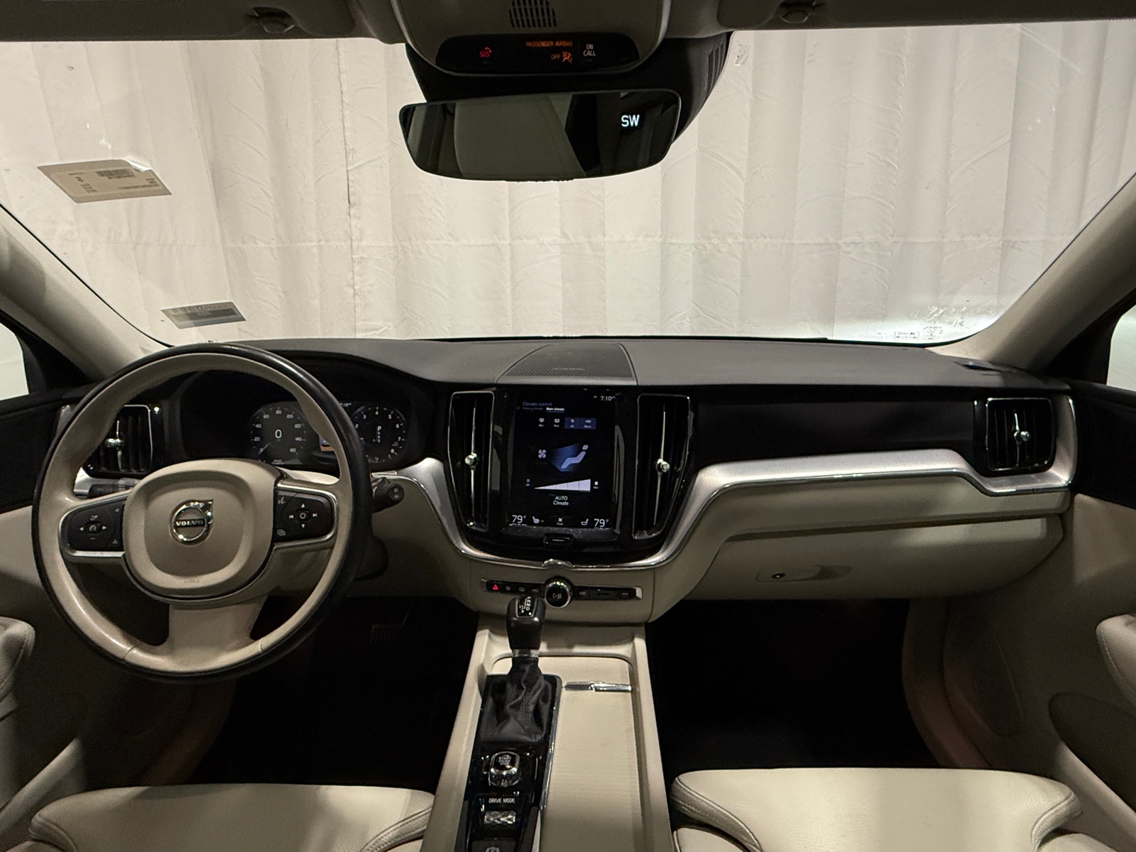 Thumbnail: 2019 Volvo XC60 - 2