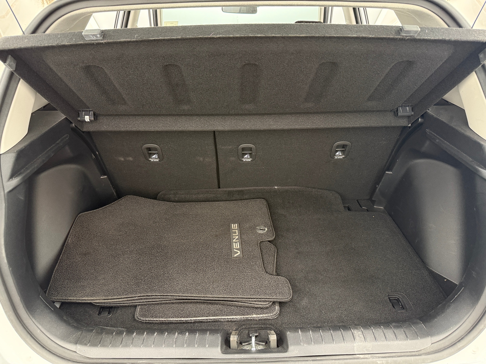 Thumbnail: 2022 Hyundai Venue - 7