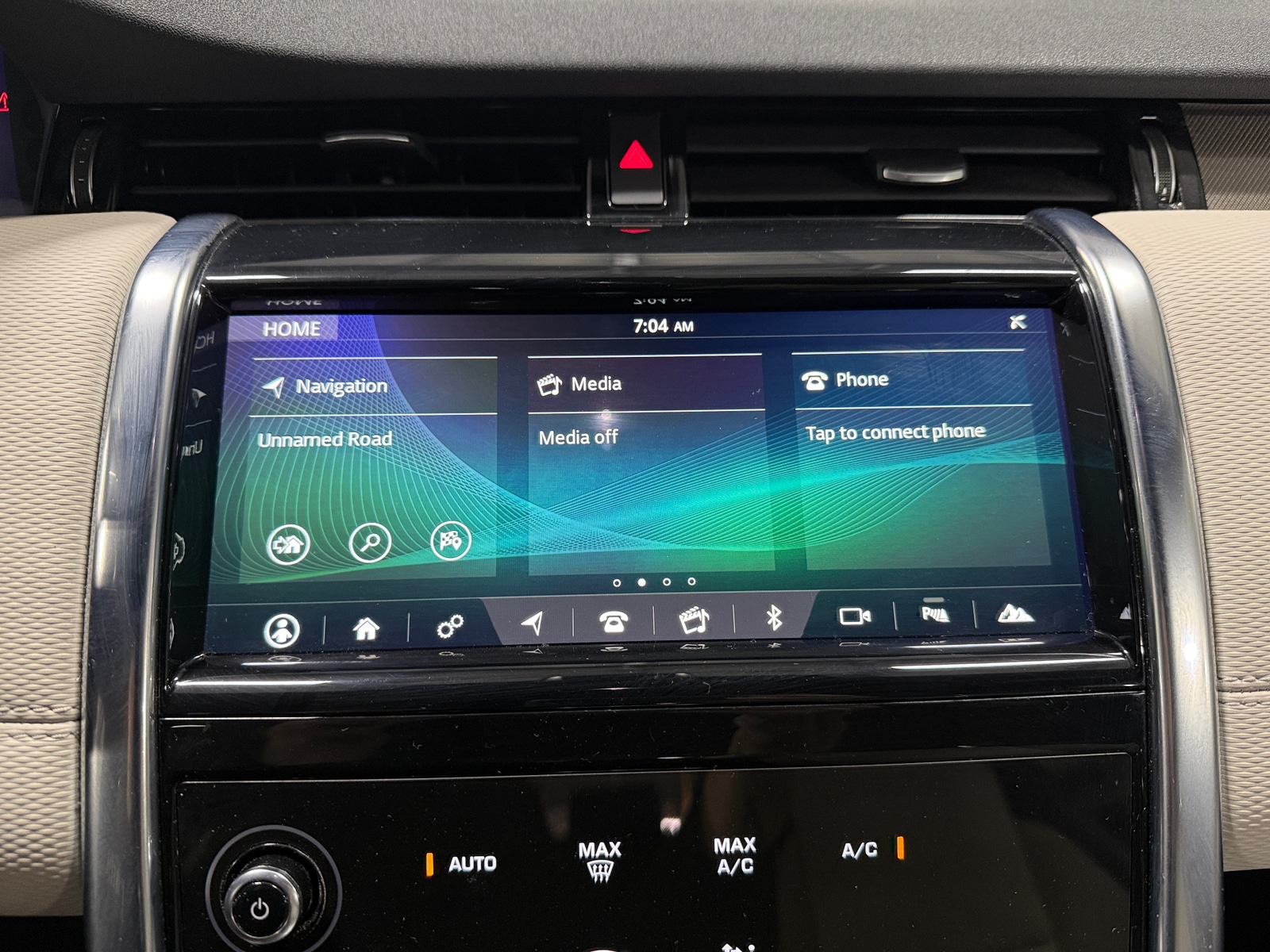 Thumbnail: 2020 Land Rover Discovery Sport - 3