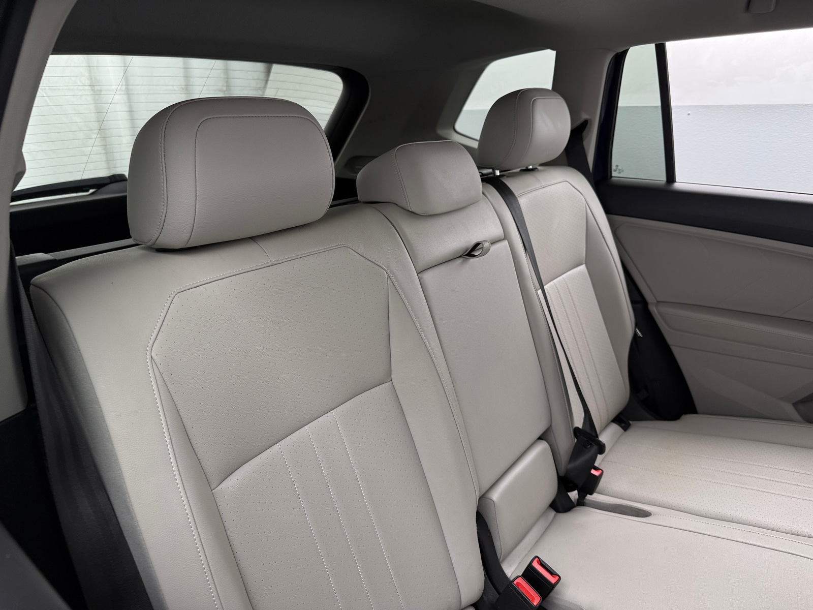 Thumbnail: 2022 Volkswagen Tiguan - 5