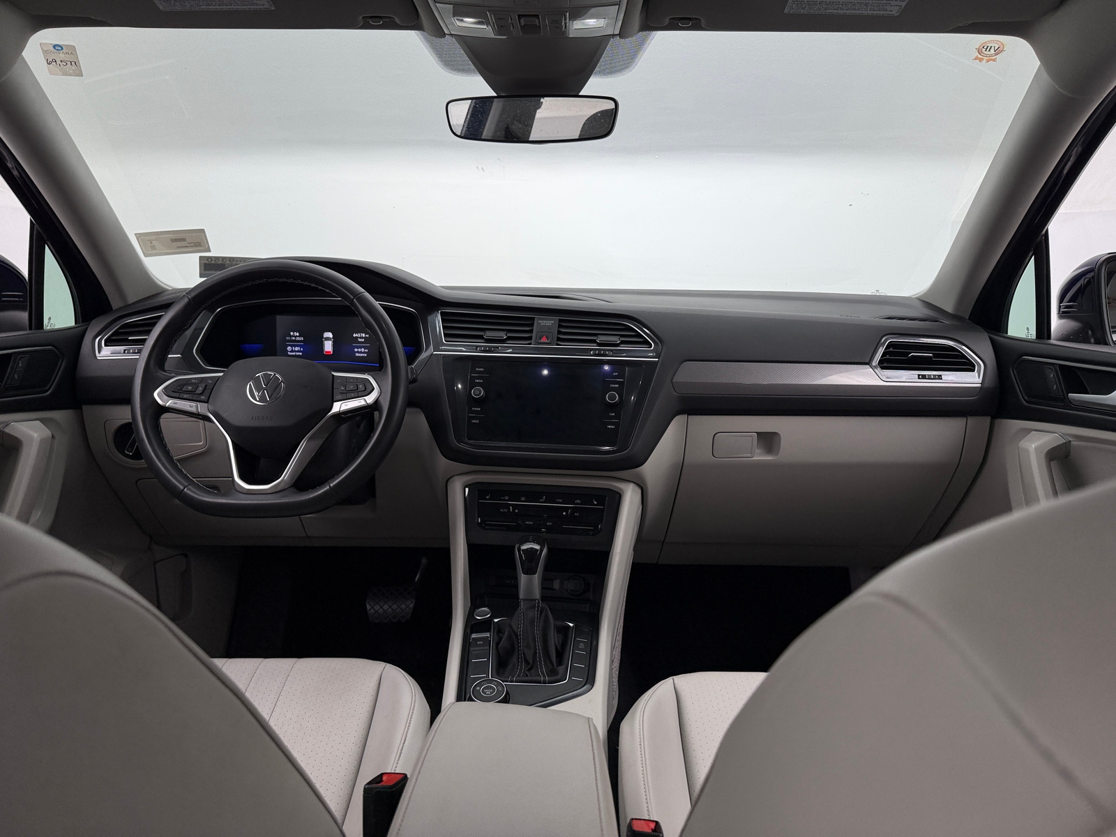 Thumbnail: 2022 Volkswagen Tiguan - 2