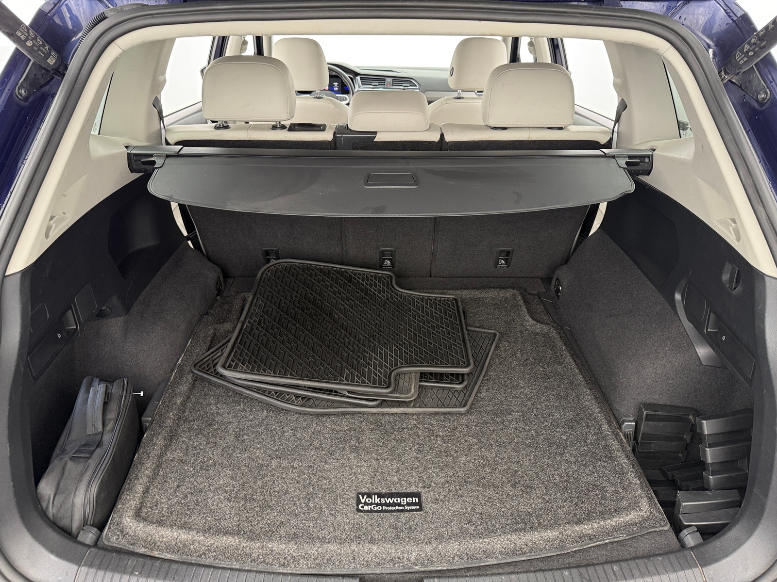 Thumbnail: 2022 Volkswagen Tiguan - 6