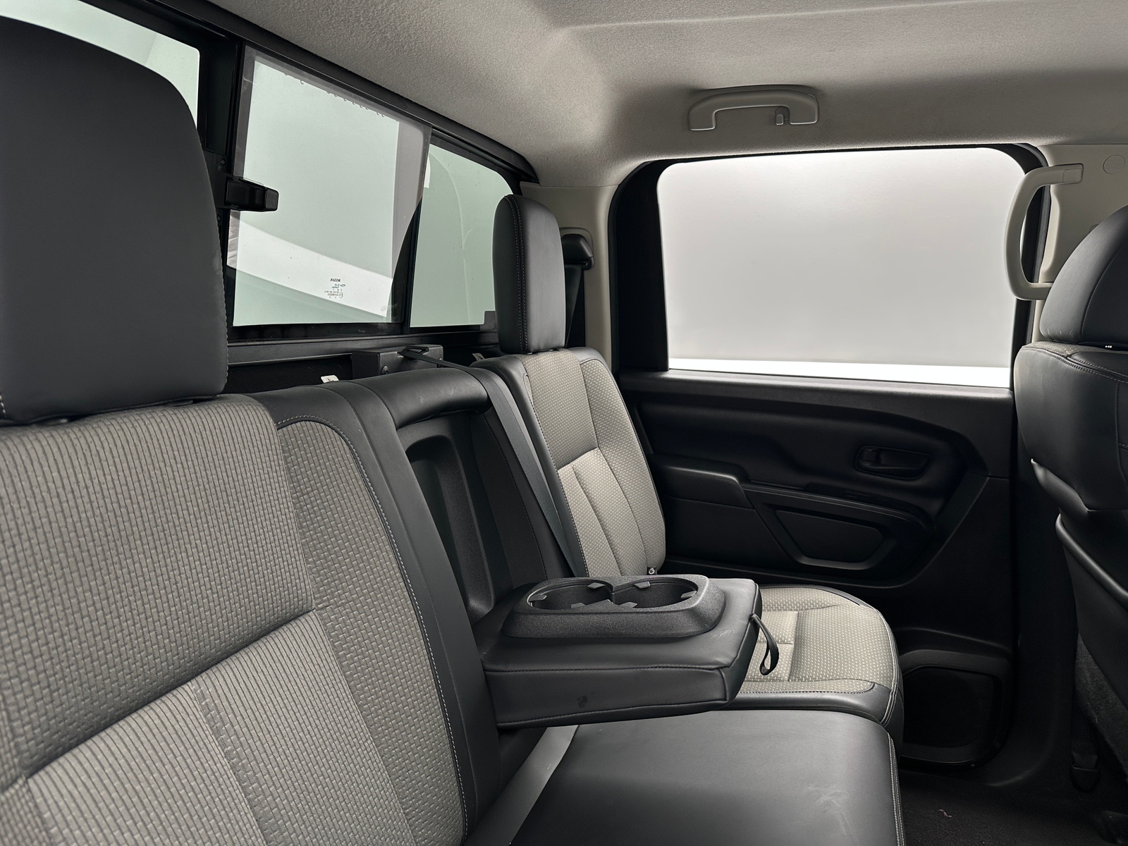 Thumbnail: 2016 Nissan Titan - 6