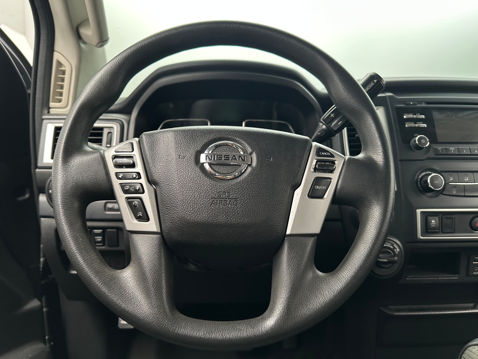 Thumbnail: 2016 Nissan Titan - 5