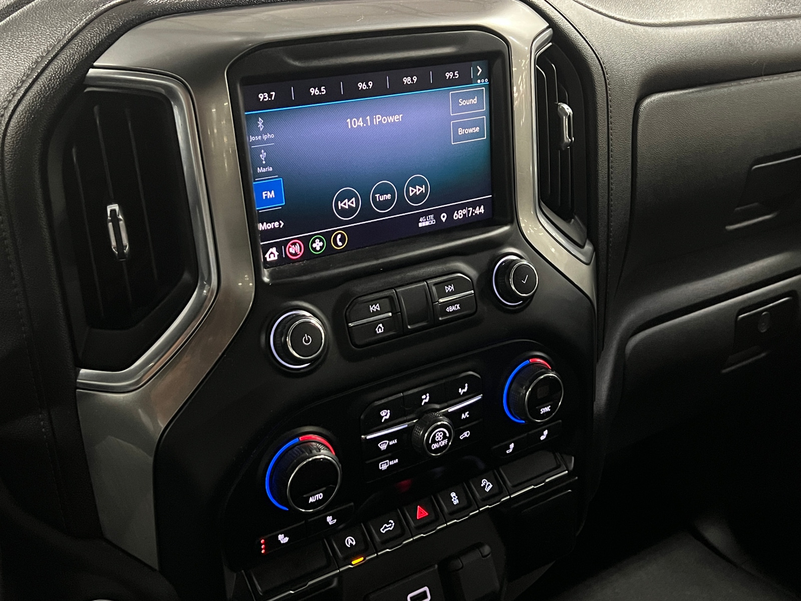 Thumbnail: 2019 Chevrolet Silverado 1500 - 4