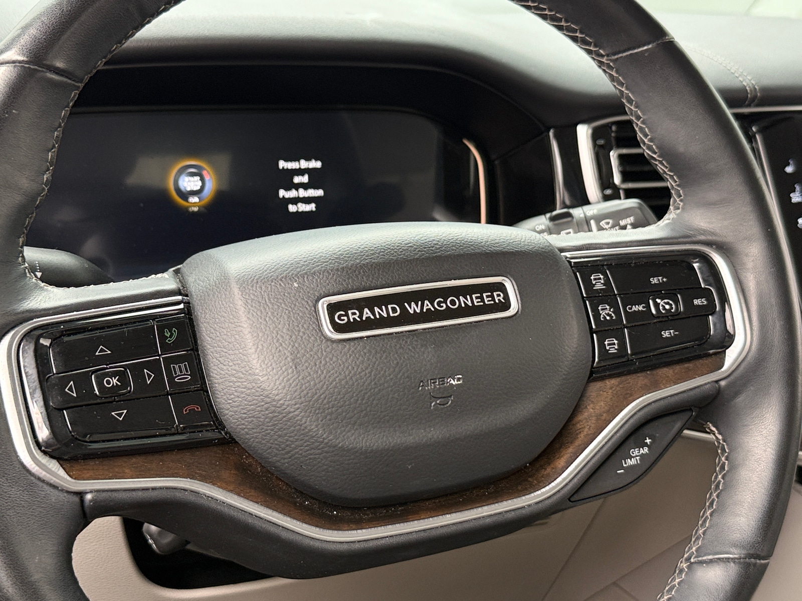 Thumbnail: 2022 Jeep Grand Wagoneer - 4