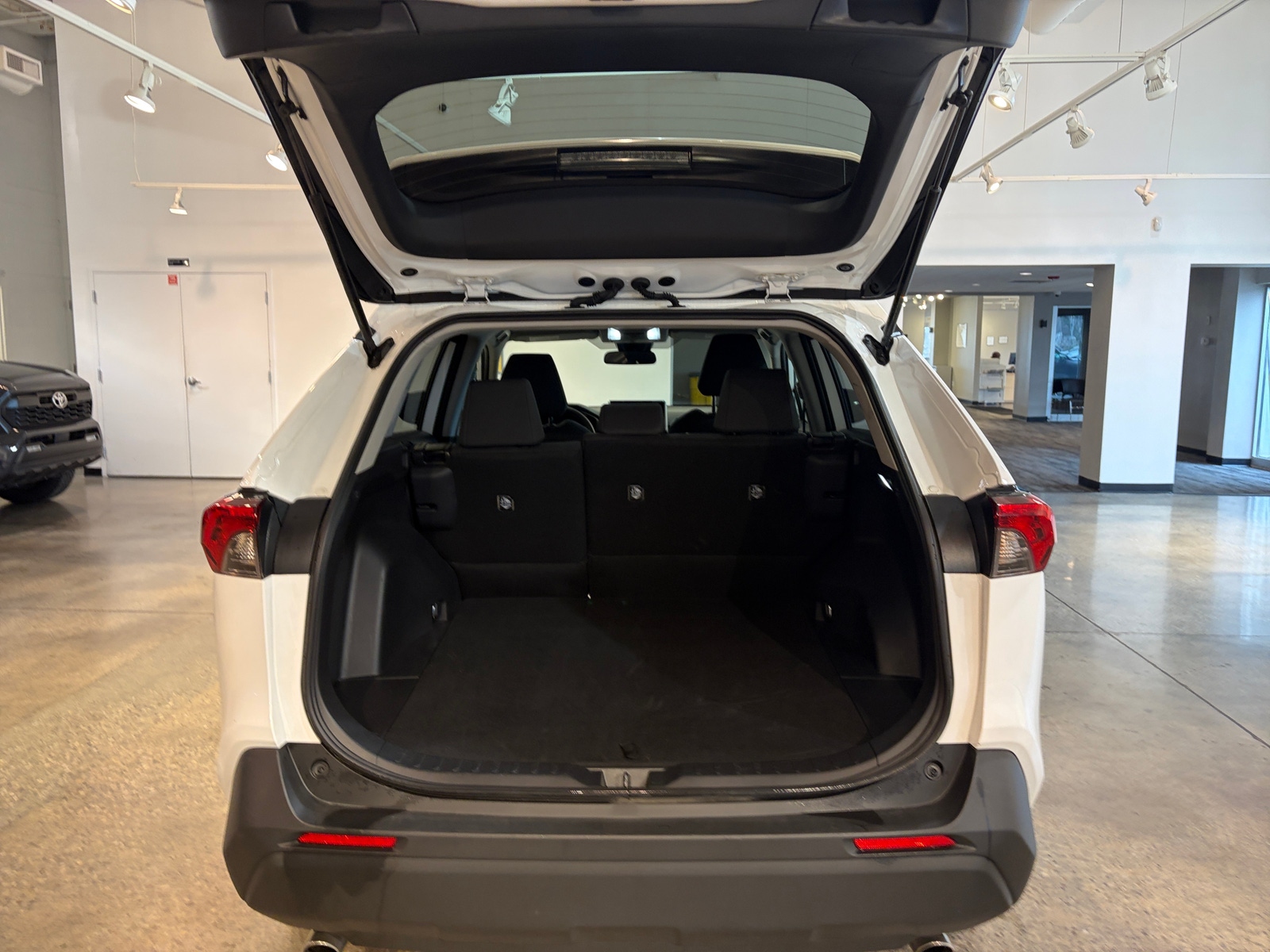 Thumbnail: 2025 Toyota RAV4 - 6