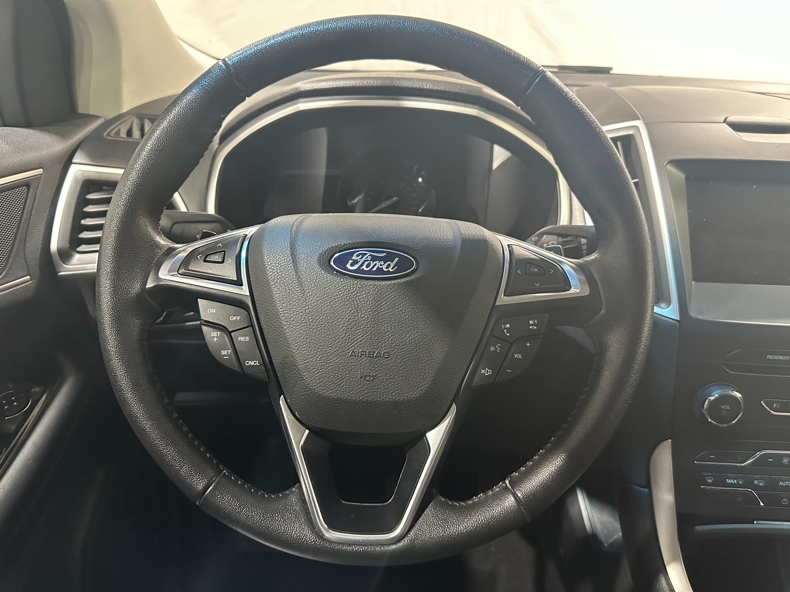 Thumbnail: 2018 Ford Edge - 5