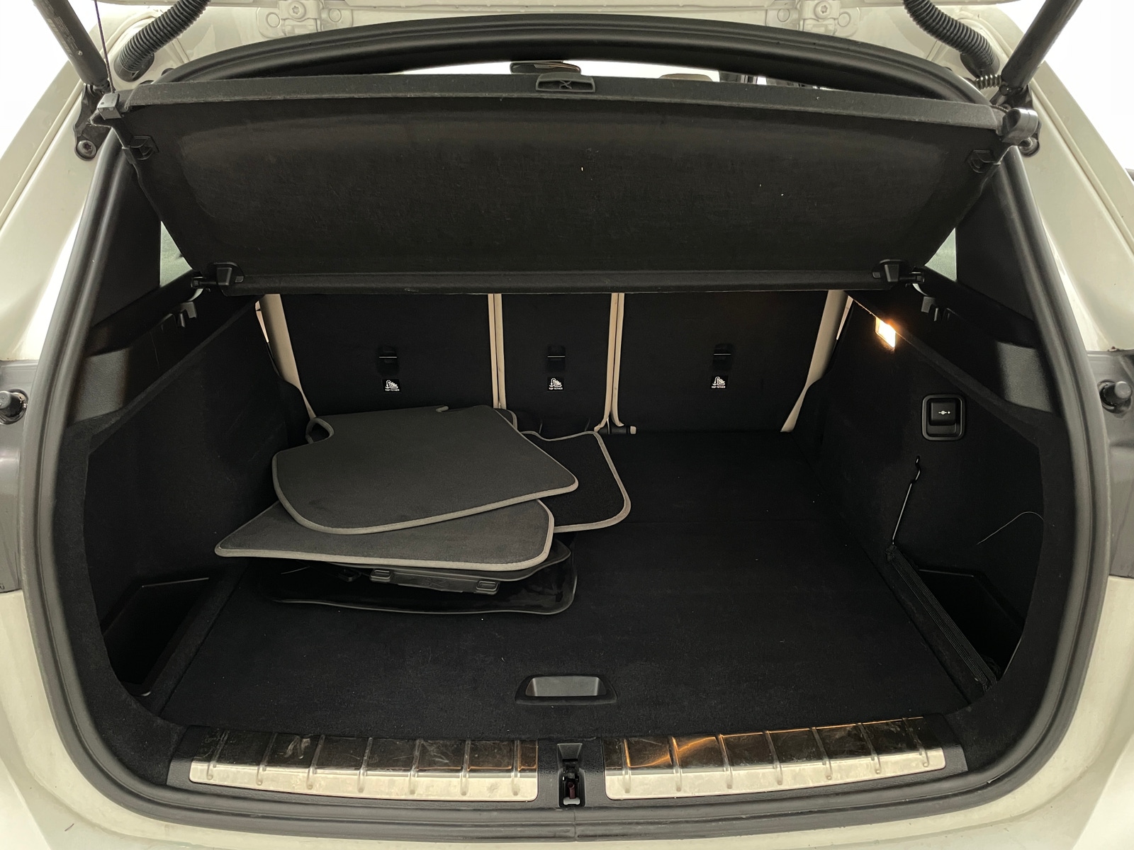 Thumbnail: 2021 BMW X1 - 6