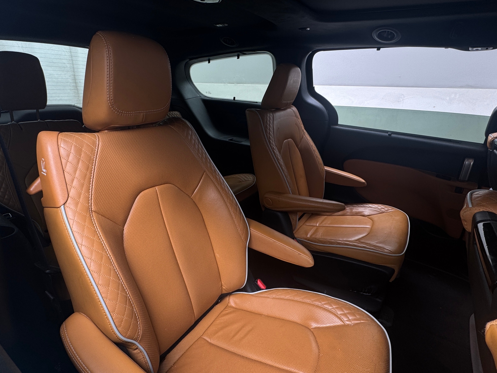 Thumbnail: 2022 Chrysler Pacifica - 5