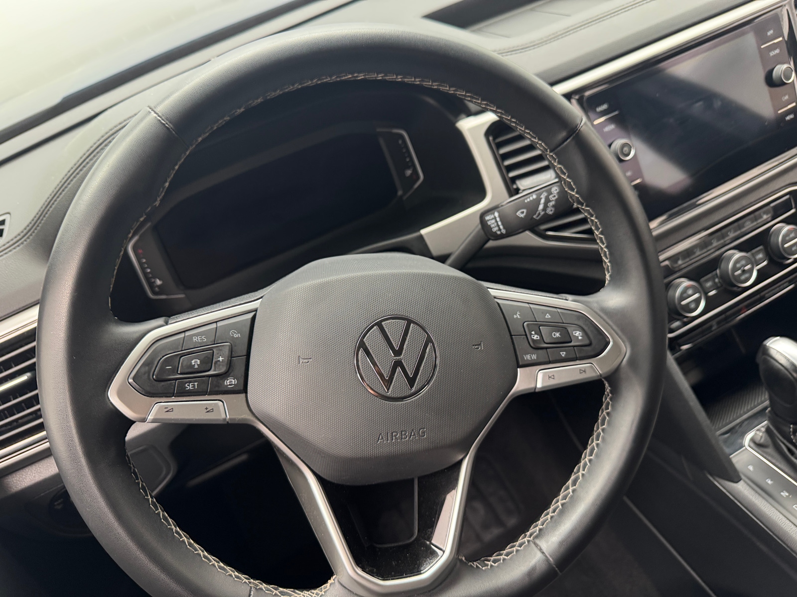 Thumbnail: 2022 Volkswagen Atlas - 4